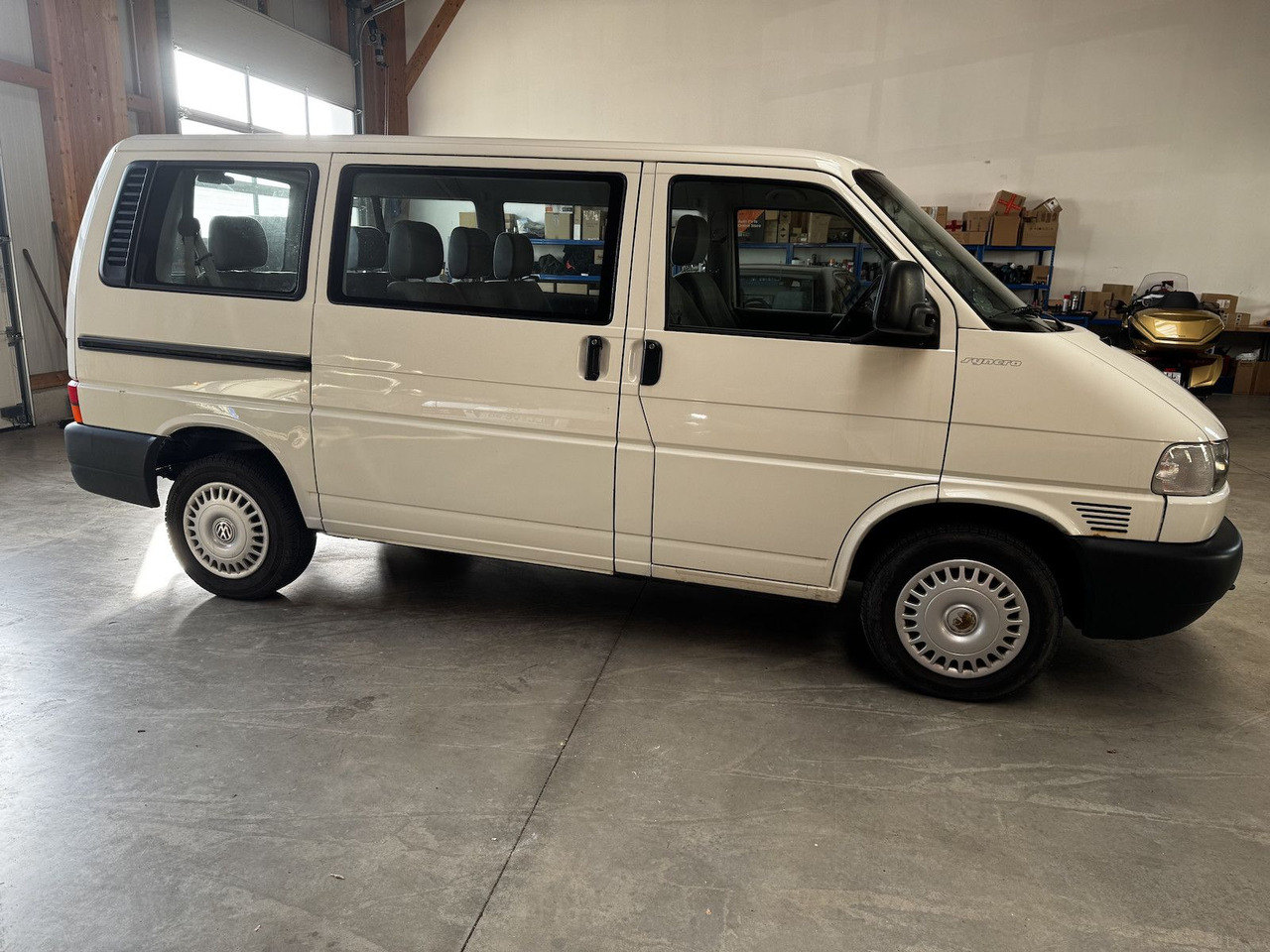 Volkswagen T4 Caravelle 2.5 TDI Syncro Sperre 1. Hand! - سيارة ستيشن: صورة 5 Volkswagen T4 Caravelle 2.5 TDI Syncro Sperre 1. Hand! - سيارة ستيشن: صورة 5