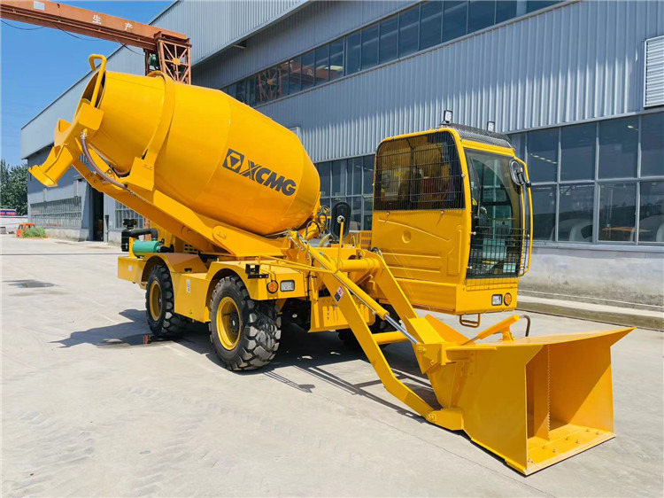 XCMG 4m3 Self-Loading Mobile Concrete Mixer Truck Automatic Concrete Mixer for Sale - خلاطه اسمنت: صورة 4 XCMG 4m3 Self-Loading Mobile Concrete Mixer Truck Automatic Concrete Mixer for Sale - خلاطه اسمنت: صورة 4