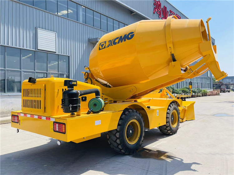 XCMG 4m3 Self-Loading Mobile Concrete Mixer Truck Automatic Concrete Mixer for Sale - خلاطه اسمنت: صورة 5 XCMG 4m3 Self-Loading Mobile Concrete Mixer Truck Automatic Concrete Mixer for Sale - خلاطه اسمنت: صورة 5