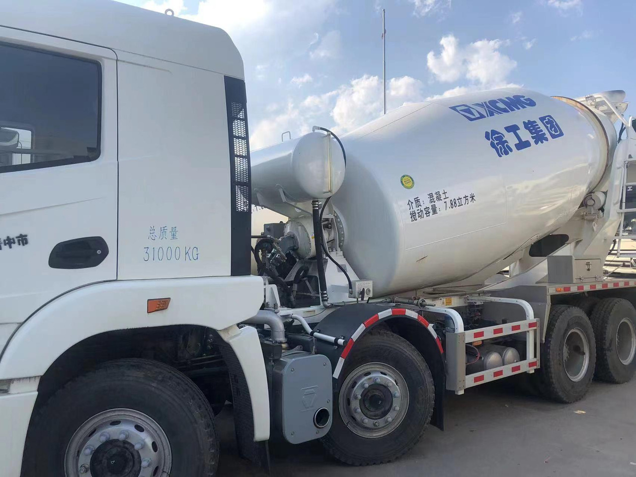 XCMG Official G12V China 12 Cubic Used Concrete Mixer Truck with Good Price - شاحنة خلاطة خرسانة: صورة 2 XCMG Official G12V China 12 Cubic Used Concrete Mixer Truck with Good Price - شاحنة خلاطة خرسانة: صورة 2