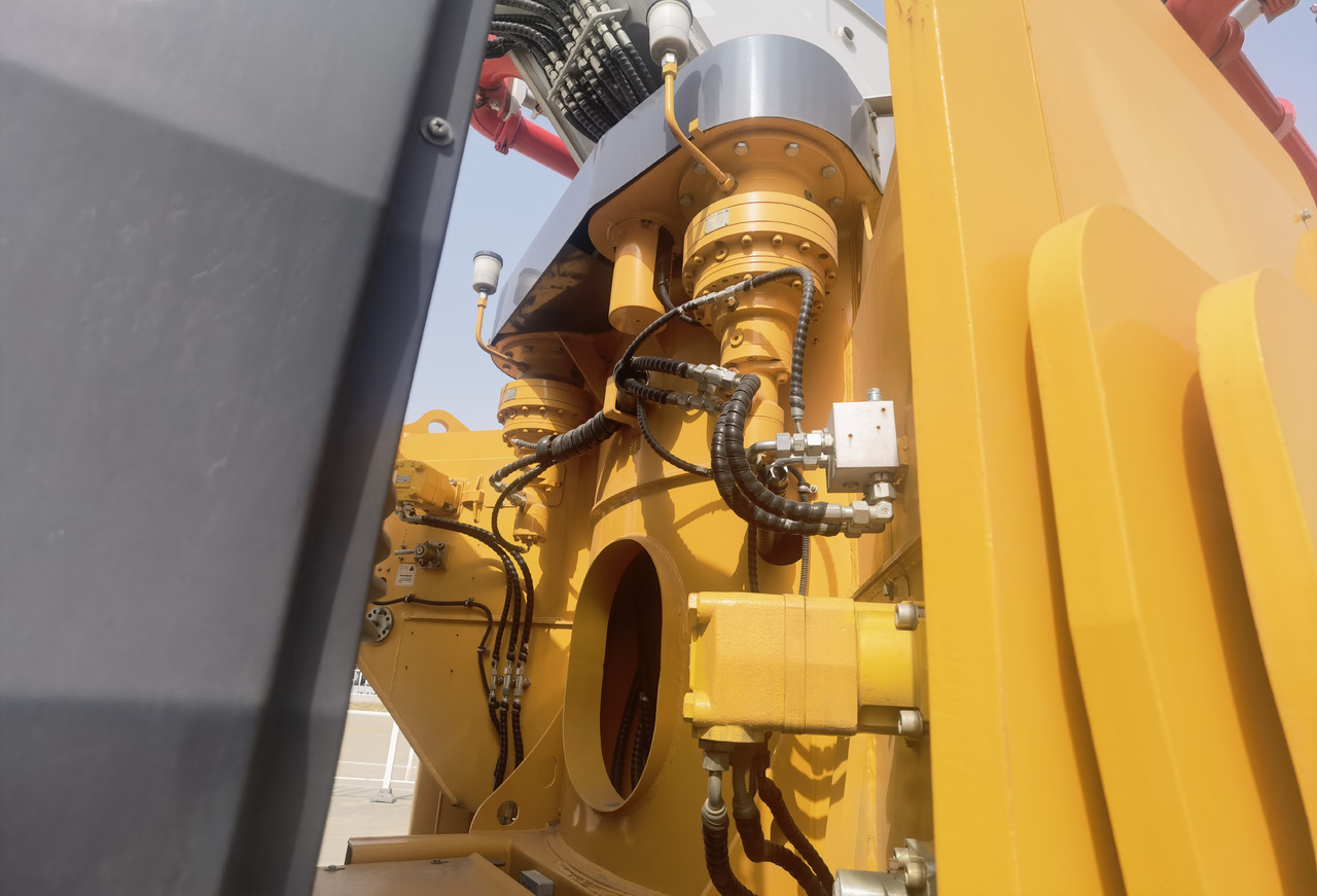 مضخة خرسانة XCMG Official Second Hand 62m Concrete Boom Pump HB62V Truck Mounted Concrete Pump For Sale: صورة 9