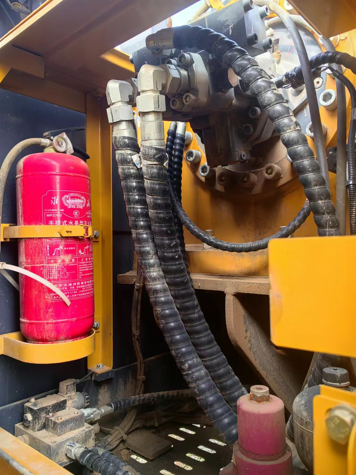 XCMG Official Second Hand Rotary Drill Machine XR160E Small Crawler Drill Rig Hot Sale - معدات حفر: صورة 4 XCMG Official Second Hand Rotary Drill Machine XR160E Small Crawler Drill Rig Hot Sale - معدات حفر: صورة 4