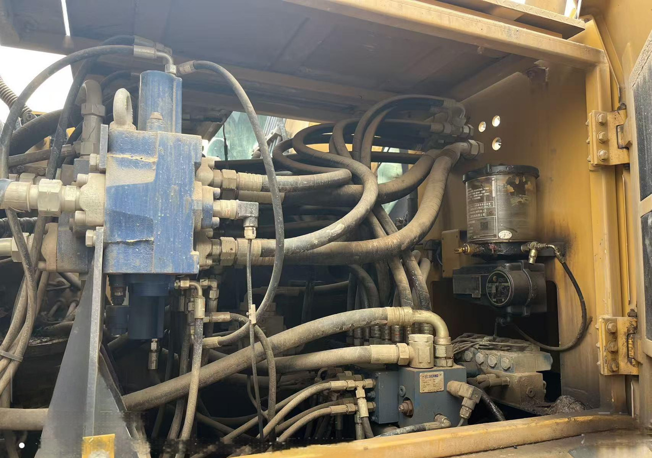 XCMG XR180D used rotary drilling rig machine for sale - معدات حفر: صورة 3 XCMG XR180D used rotary drilling rig machine for sale - معدات حفر: صورة 3