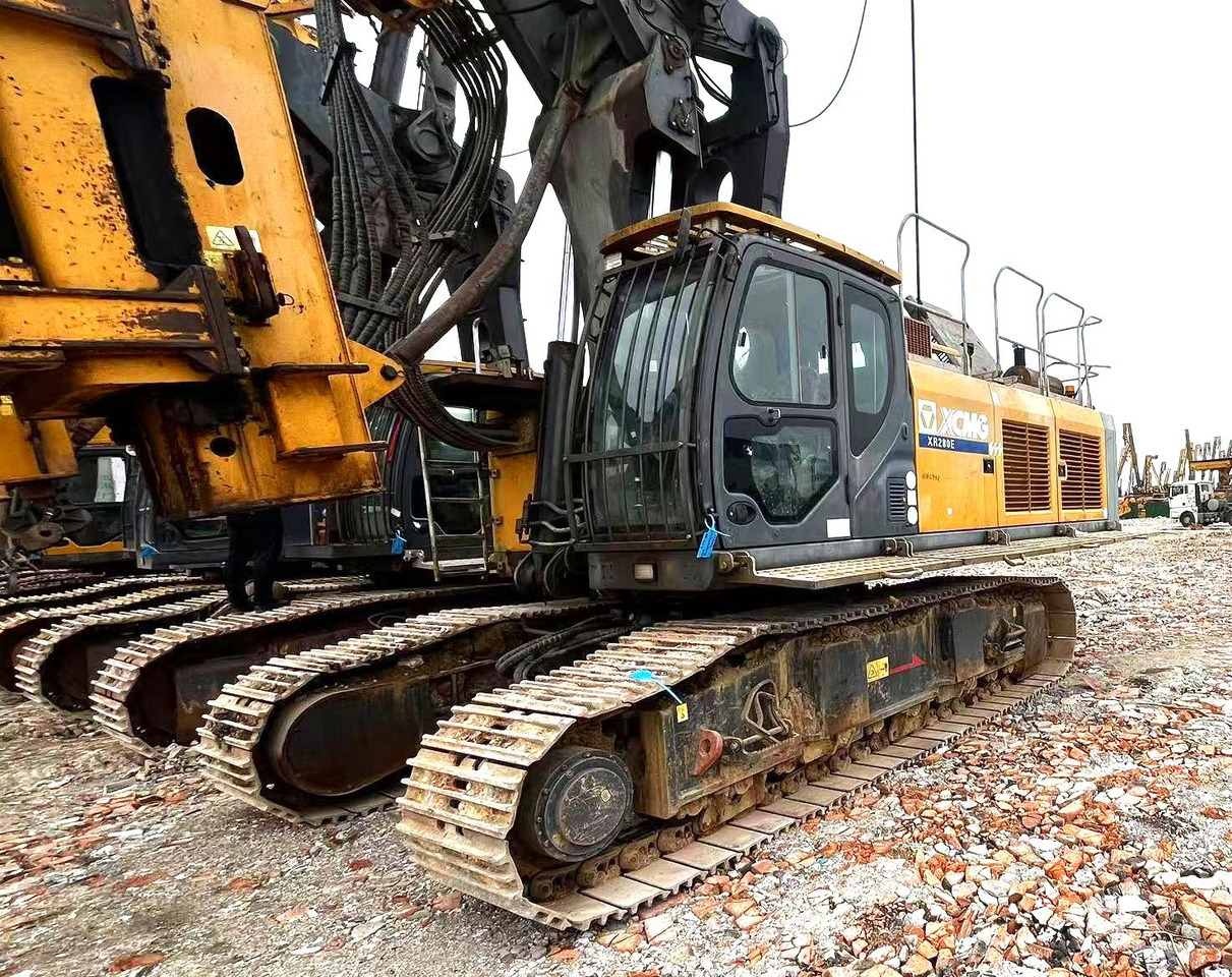 XCMG XR240E second hand rotary drilling rig pile machine price - معدات حفر: صورة 5 XCMG XR240E second hand rotary drilling rig pile machine price - معدات حفر: صورة 5