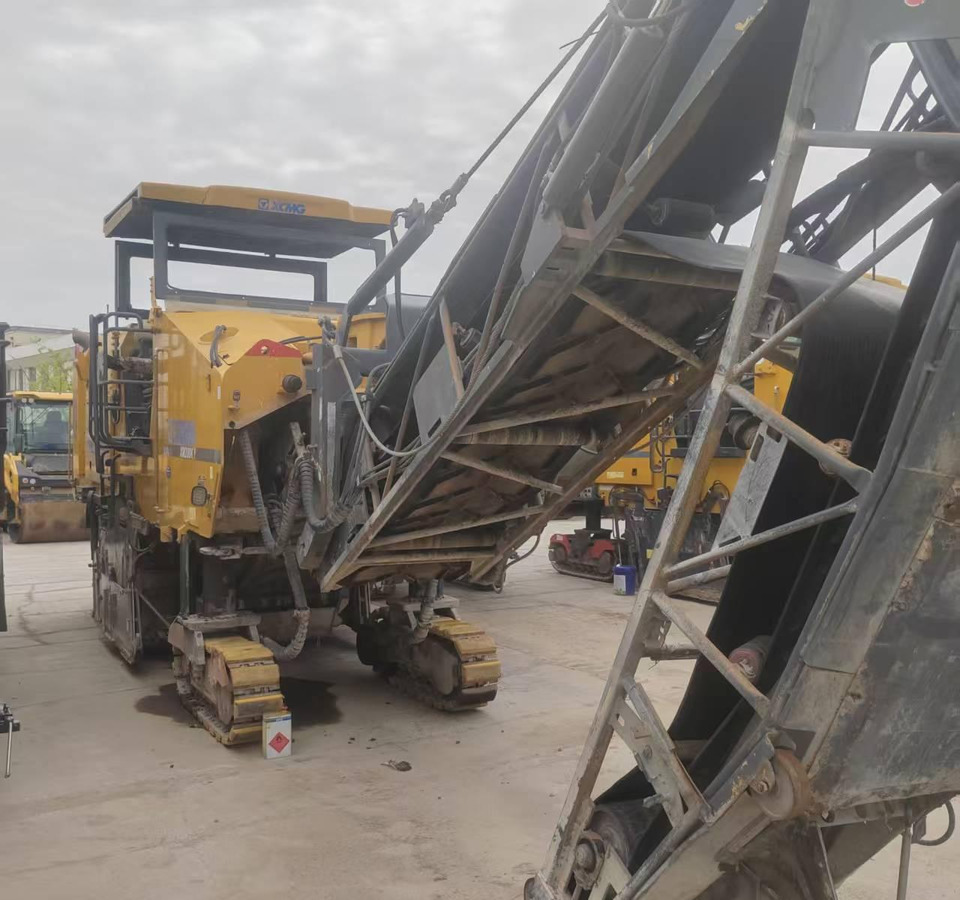 XCMG certified used cold milling planer machine XM200KⅡfor sale - ماكينة الكشط على البارد: صورة 5 XCMG certified used cold milling planer machine XM200KⅡfor sale - ماكينة الكشط على البارد: صورة 5