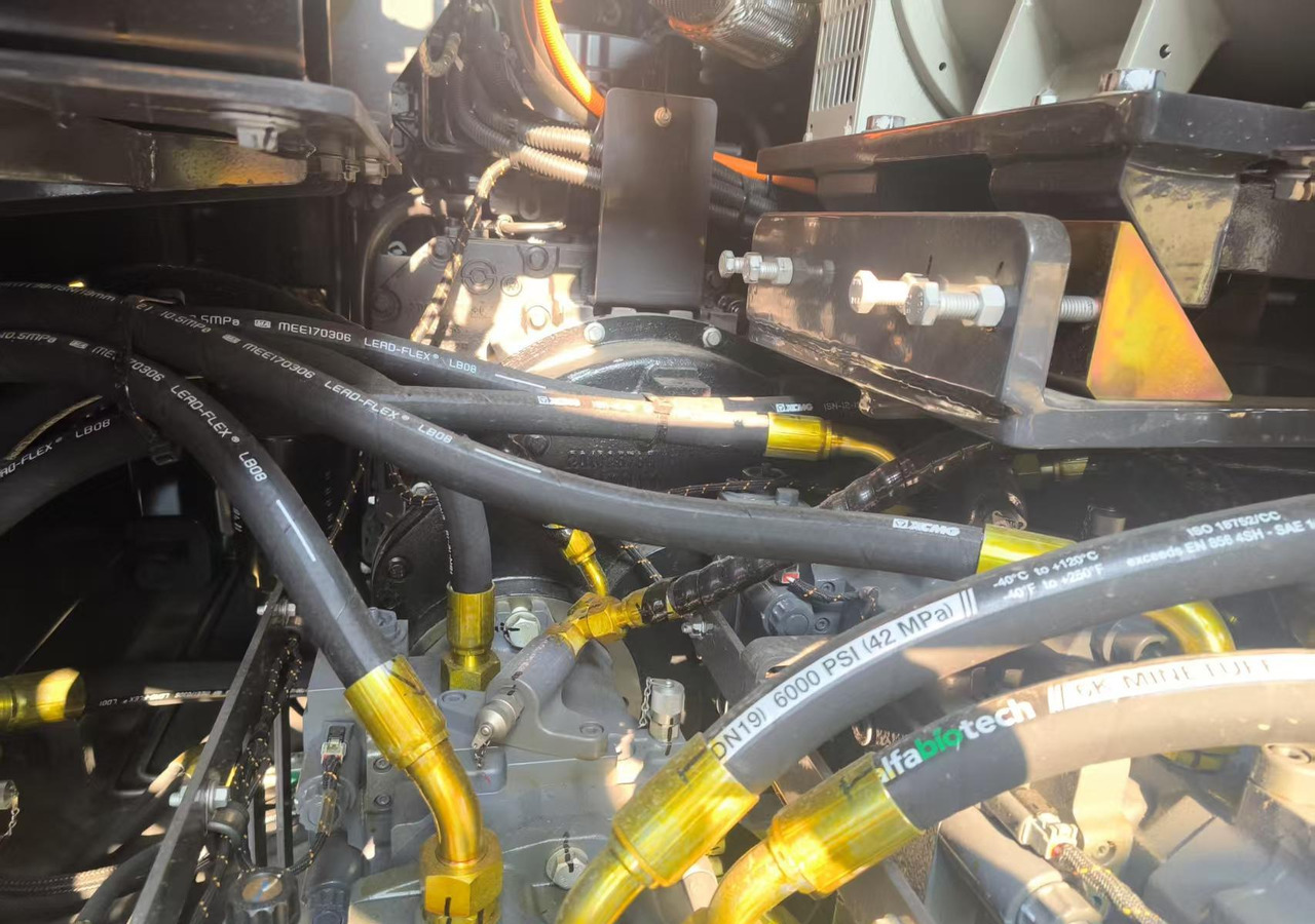 XCMG official used asphalt paver RP905IV Concrete machine - راصف أسفلت: صورة 2 XCMG official used asphalt paver RP905IV Concrete machine - راصف أسفلت: صورة 2