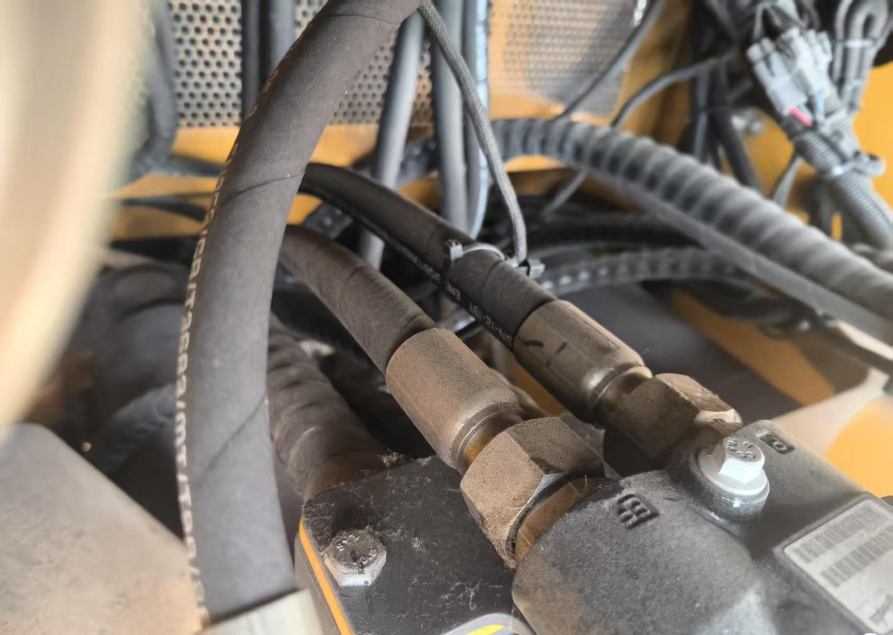 XCMG used XS365IV 36 Ton Vibratory Roller Compacator single drum price - رَصَّاص الطرق: صورة 2 XCMG used XS365IV 36 Ton Vibratory Roller Compacator single drum price - رَصَّاص الطرق: صورة 2