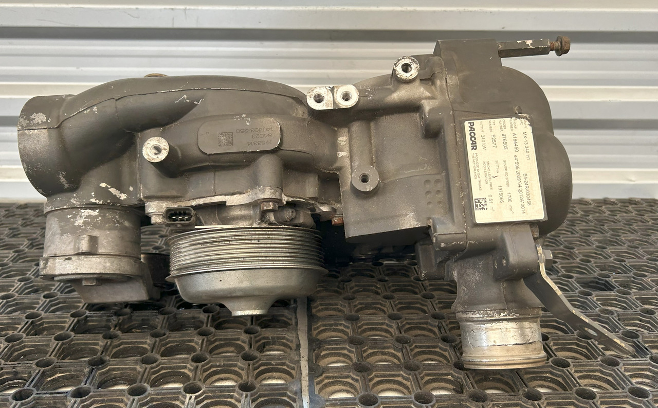 DAF COOLANT PUMP DAF XF 106 - مضخة المبرد: صورة 1 DAF COOLANT PUMP DAF XF 106 - مضخة المبرد: صورة 1