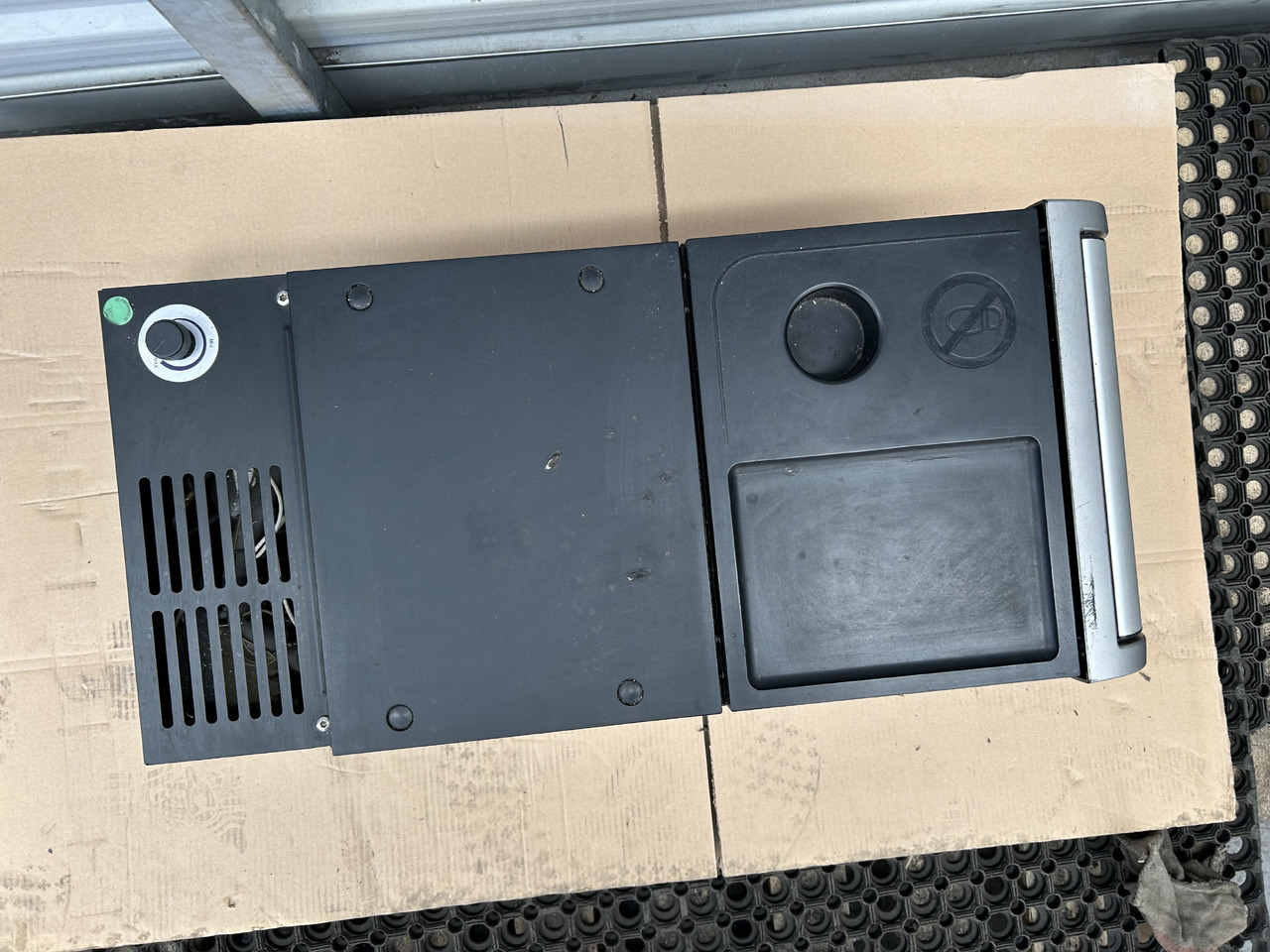 DAF REFRIGERATOR FOR DAF XF 106 - قطع غيار عامة: صورة 4 DAF REFRIGERATOR FOR DAF XF 106 - قطع غيار عامة: صورة 4