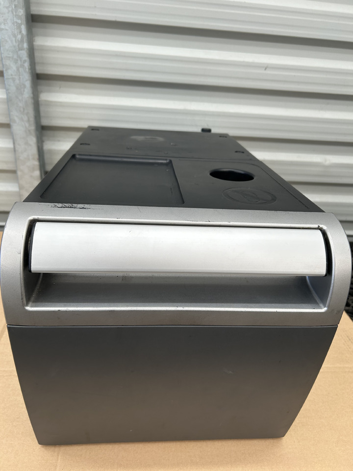 DAF REFRIGERATOR FOR DAF XF 106 - قطع غيار عامة: صورة 1 DAF REFRIGERATOR FOR DAF XF 106 - قطع غيار عامة: صورة 1
