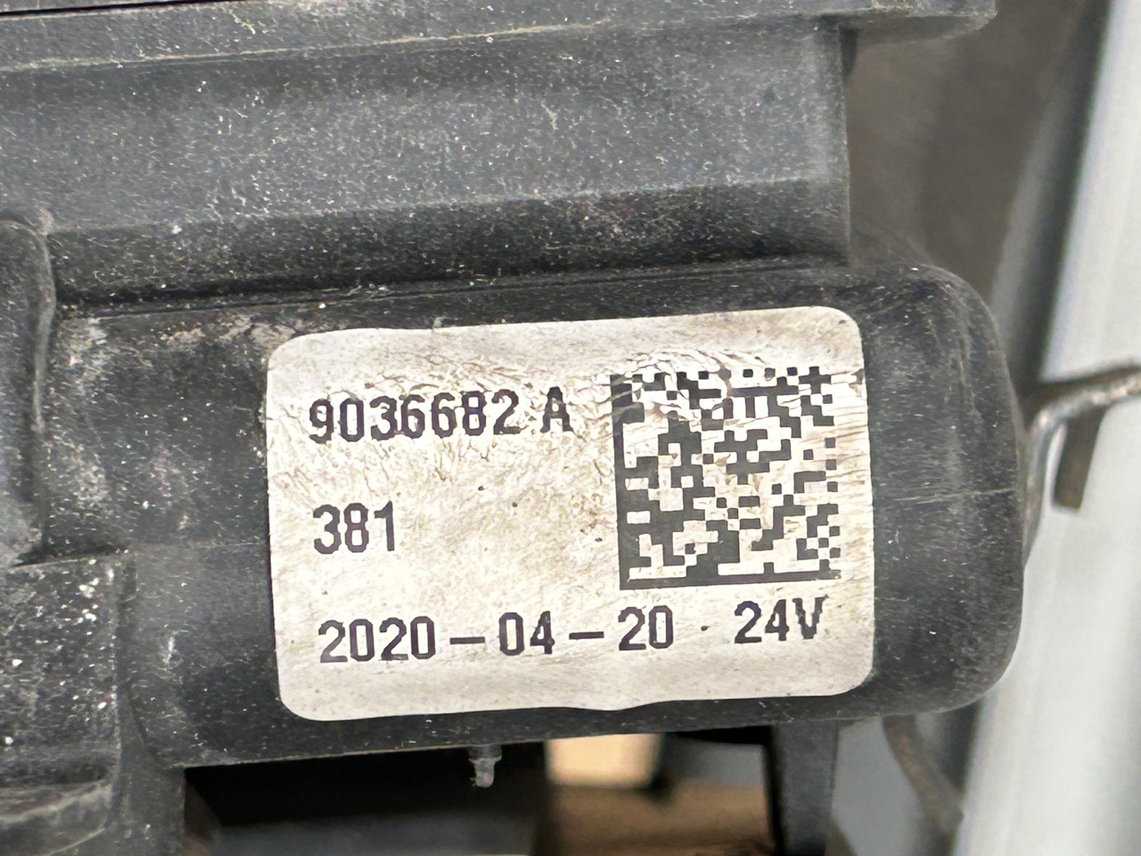 DAF TUBE THREE-WAY VALVE WEBASTO WATER 9036682 - جزء تكييف الهواء: صورة 3 DAF TUBE THREE-WAY VALVE WEBASTO WATER 9036682 - جزء تكييف الهواء: صورة 3