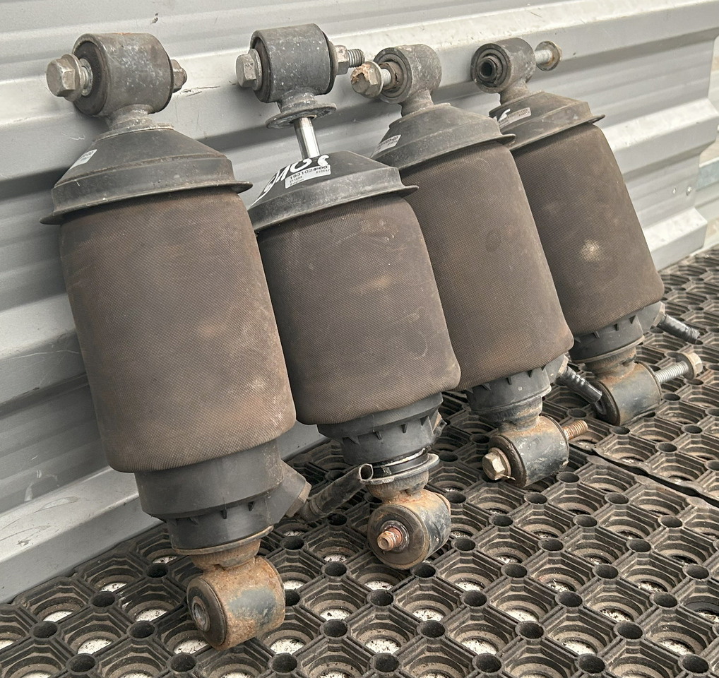 DAF XF 106 CAB SUSPENSION BOOT SET - نظام تعليق الكابينة: صورة 2 DAF XF 106 CAB SUSPENSION BOOT SET - نظام تعليق الكابينة: صورة 2