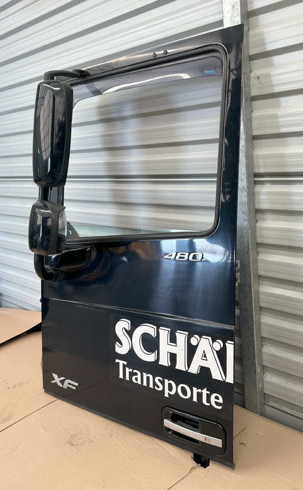 DAF XF 106 DOOR LEFT WITH MIRROR - باب و قطع الغيار: صورة 2 DAF XF 106 DOOR LEFT WITH MIRROR - باب و قطع الغيار: صورة 2