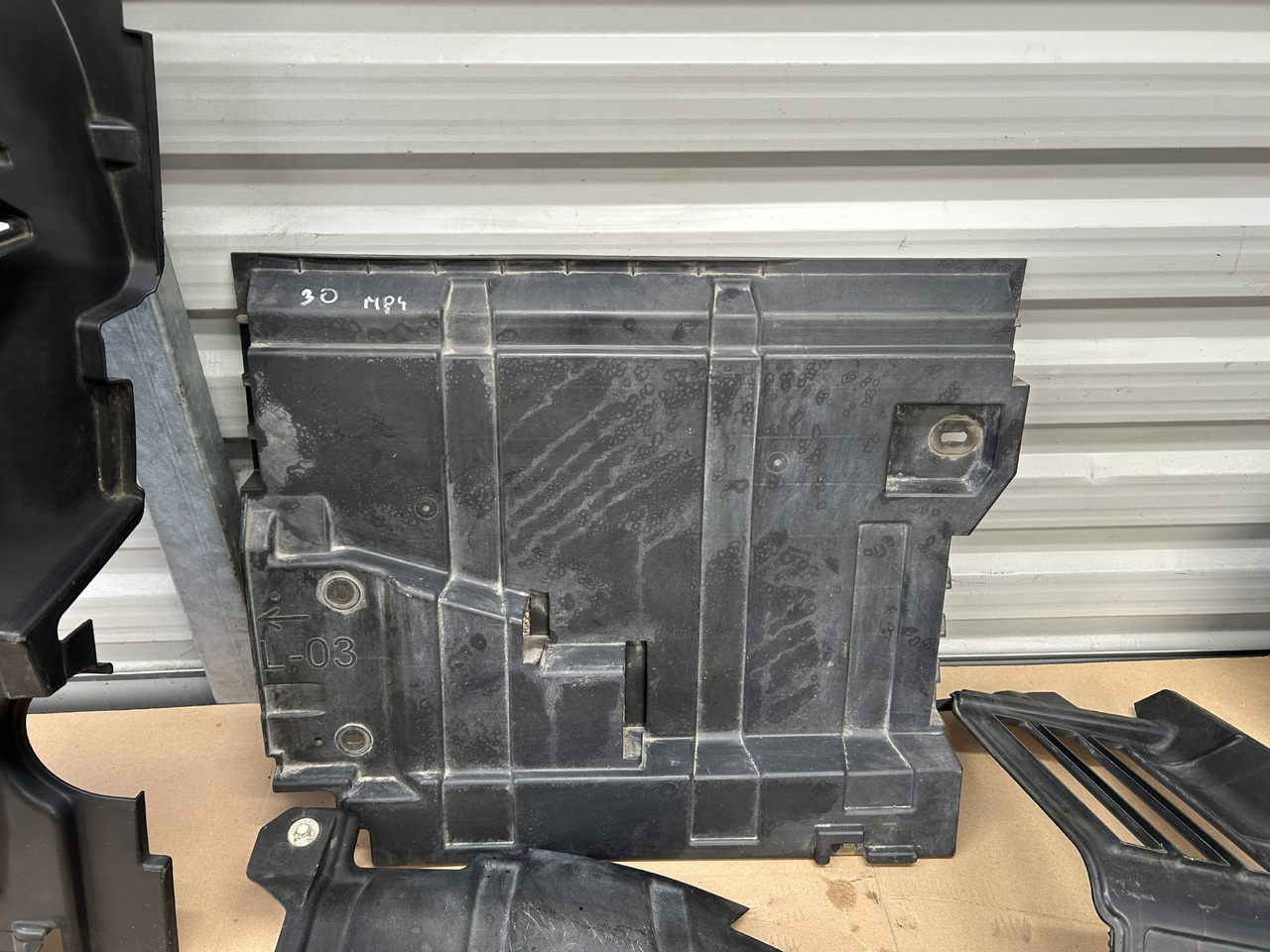 MERCEDES-BENZ ACTROS MP4 BIGSPACE ENGINE SOUNDPROOFING COVER KIT - هيكل السيارة الخارجية - شاحنة: صورة 3 MERCEDES-BENZ ACTROS MP4 BIGSPACE ENGINE SOUNDPROOFING COVER KIT - هيكل السيارة الخارجية - شاحنة: صورة 3