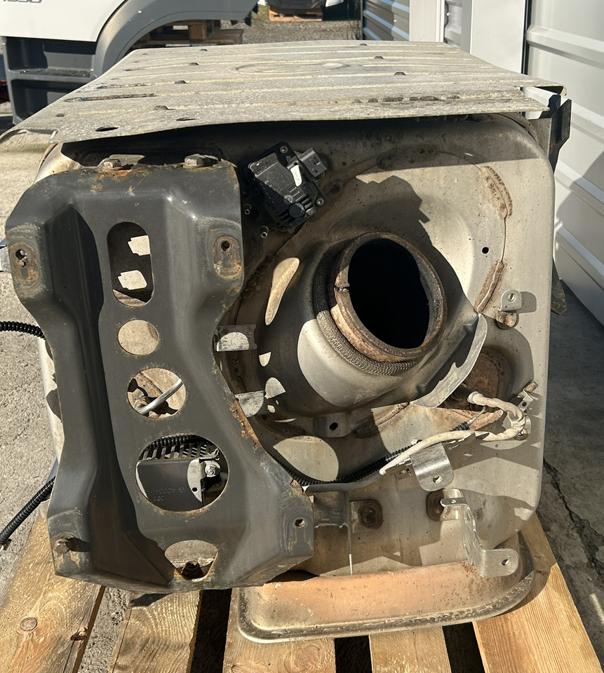 MERCEDES-BENZ ACTROS MP4 DPF CATALYTIC CONVERTER A0084901912 A0094905612 - محول حفاز - شاحنة: صورة 4 MERCEDES-BENZ ACTROS MP4 DPF CATALYTIC CONVERTER A0084901912 A0094905612 - محول حفاز - شاحنة: صورة 4