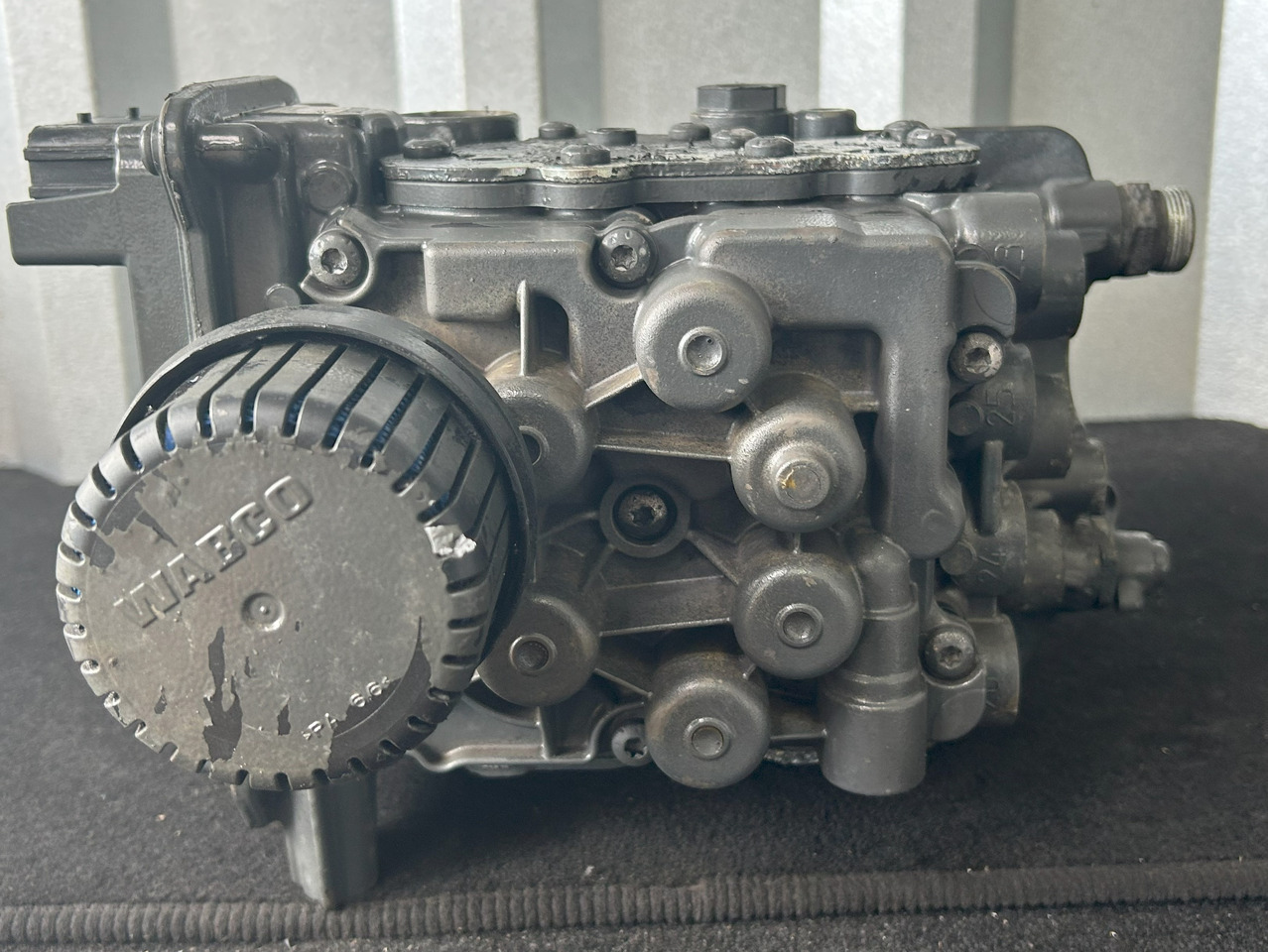 MERCEDES-BENZ ACTROS MP4 EAPU AIR DRYER EL 2204 K138271 - أجزاء الفرامل - شاحنة: صورة 5 MERCEDES-BENZ ACTROS MP4 EAPU AIR DRYER EL 2204 K138271 - أجزاء الفرامل - شاحنة: صورة 5