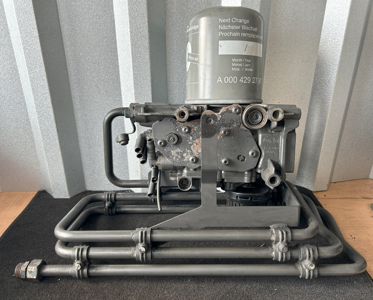 MERCEDES-BENZ ACTROS MP4 EAPU AIR DRYER WITH COIL - أجزاء الفرامل - شاحنة: صورة 1 MERCEDES-BENZ ACTROS MP4 EAPU AIR DRYER WITH COIL - أجزاء الفرامل - شاحنة: صورة 1