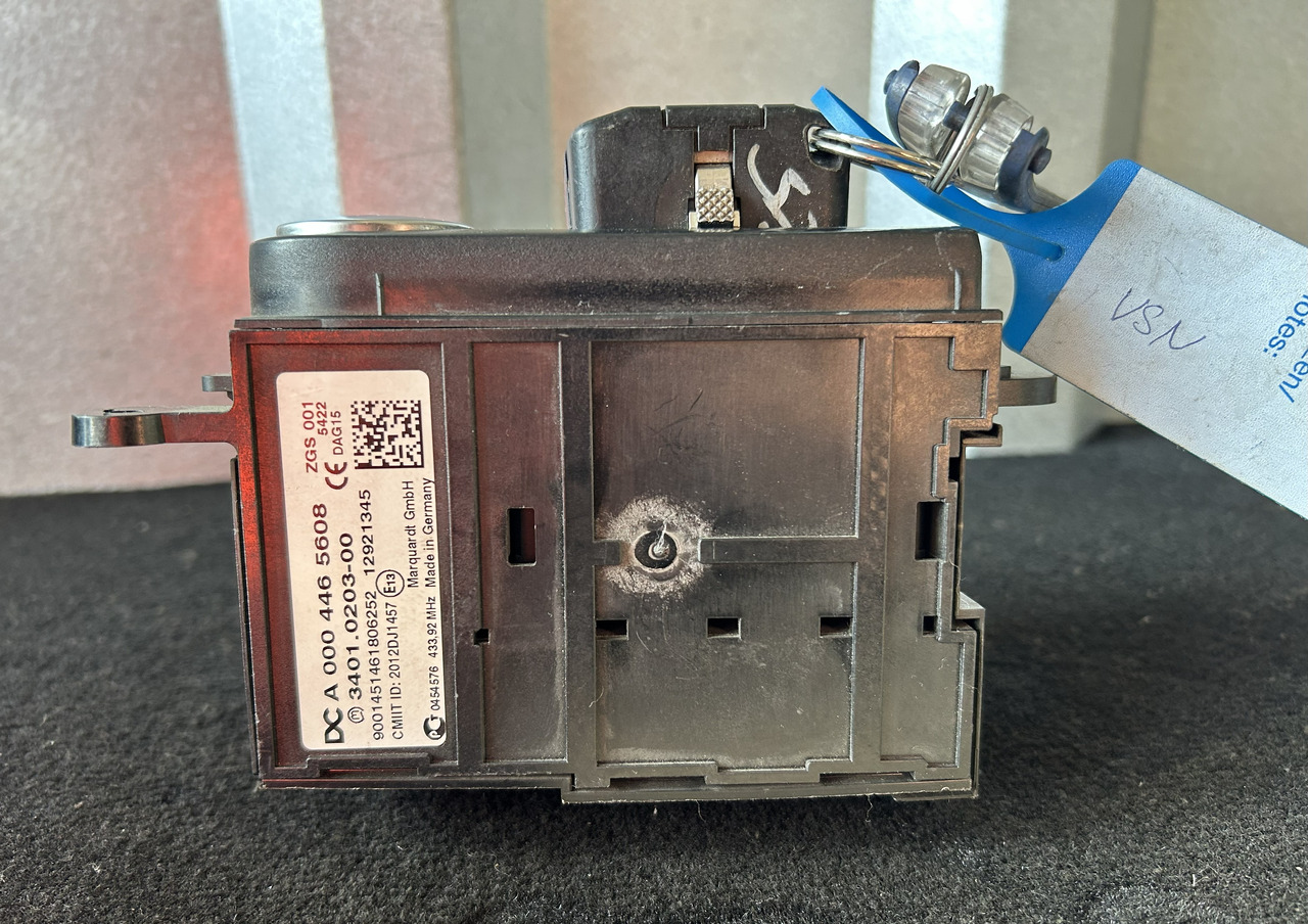 MERCEDES-BENZ ACTROS MP4 START/STOP IGNITION SWITCH - لوحة العدادات - شاحنة: صورة 3 MERCEDES-BENZ ACTROS MP4 START/STOP IGNITION SWITCH - لوحة العدادات - شاحنة: صورة 3