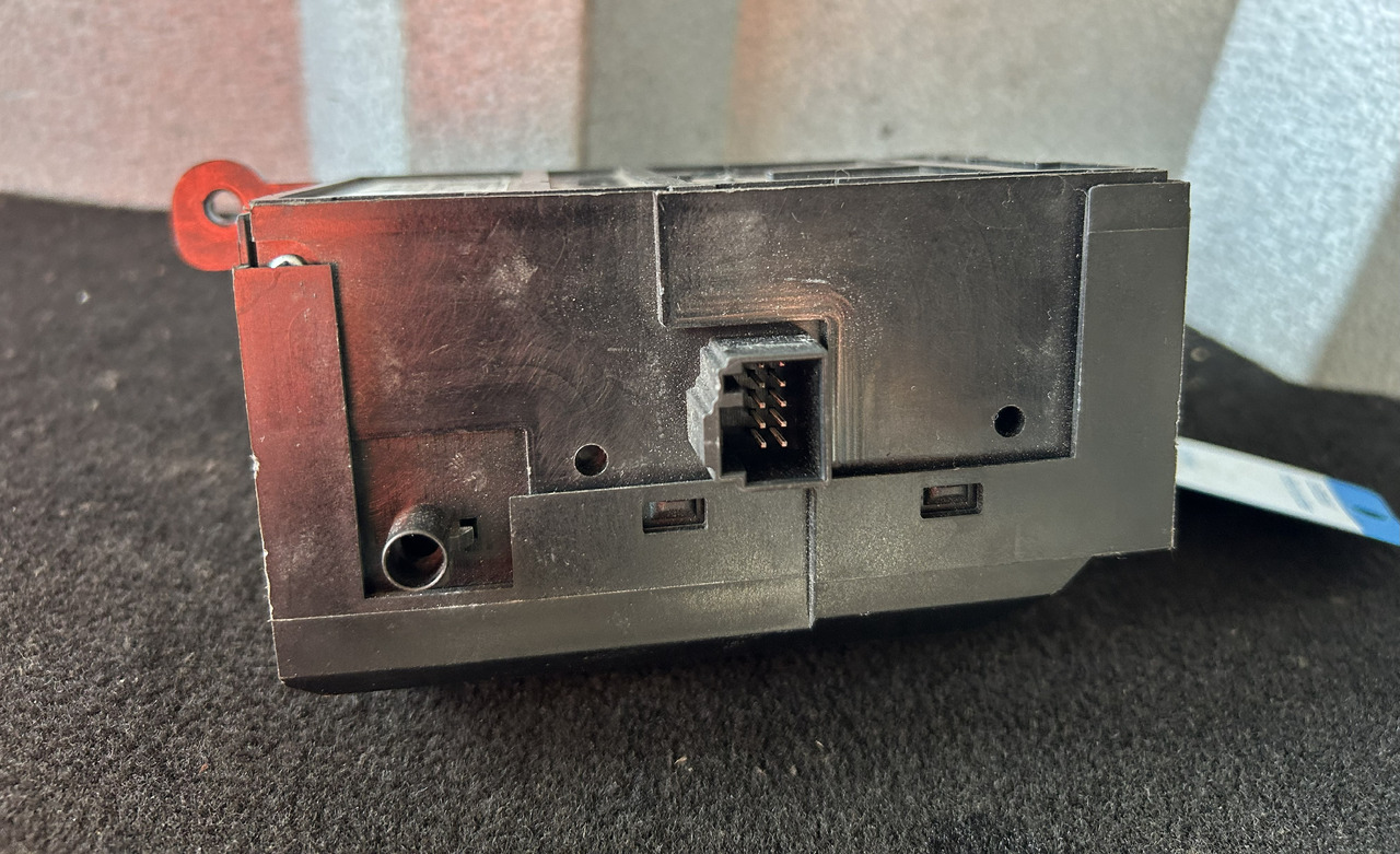 MERCEDES-BENZ ACTROS MP4 START/STOP IGNITION SWITCH - لوحة العدادات - شاحنة: صورة 4 MERCEDES-BENZ ACTROS MP4 START/STOP IGNITION SWITCH - لوحة العدادات - شاحنة: صورة 4