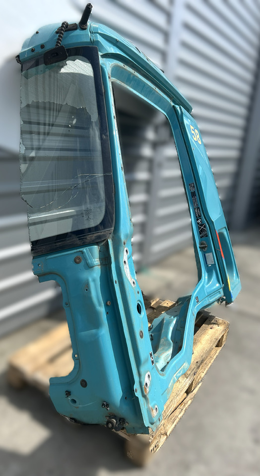 MERCEDES-BENZ AROCS MP4 LEFT SIDE QUARTER PANEL M CLASSIC SPACE - كابينة: صورة 3 MERCEDES-BENZ AROCS MP4 LEFT SIDE QUARTER PANEL M CLASSIC SPACE - كابينة: صورة 3