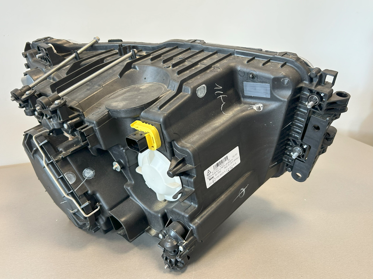 MERCEDES-BENZ brand new original OEM Mercedes-Benz headlight LEFT BI-XENON MP4, MP5 - المصابيح الأمامية: صورة 5 MERCEDES-BENZ brand new original OEM Mercedes-Benz headlight LEFT BI-XENON MP4, MP5 - المصابيح الأمامية: صورة 5