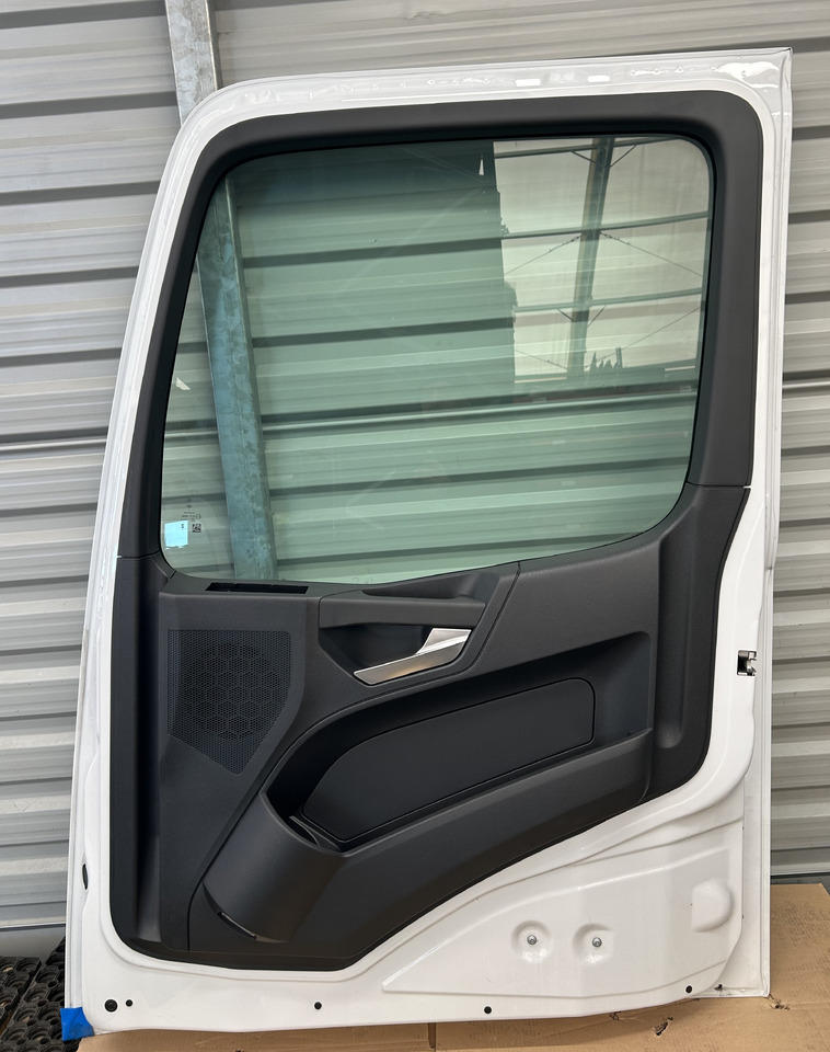 MERCEDES DOOR RIGHT narrow cab M-CLASSIC SPACE ACTROS AROCS MP4 MP5 BRAND NEW - باب و قطع الغيار: صورة 2 MERCEDES DOOR RIGHT narrow cab M-CLASSIC SPACE ACTROS AROCS MP4 MP5 BRAND NEW - باب و قطع الغيار: صورة 2