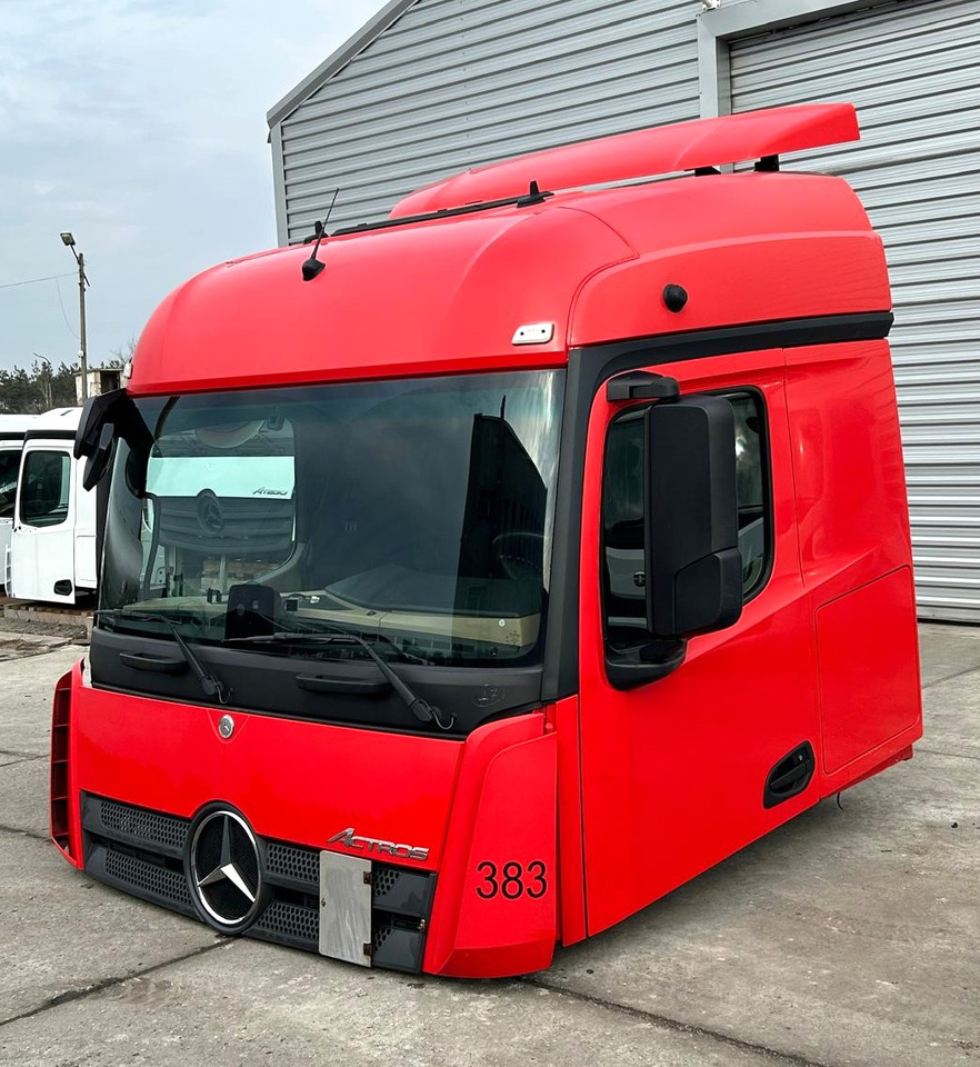 Mercedes Actros MP4 - كابينة: صورة 2 Mercedes Actros MP4 - كابينة: صورة 2
