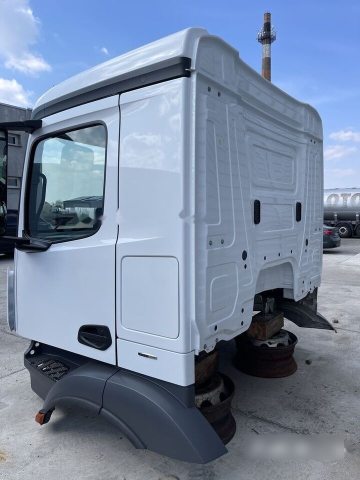 Mercedes-Benz AROCS ANTOS ACTROS A0006001005 Mercedes-Benz AROCS MP4 truck - كابينة - شاحنة: صورة 3 Mercedes-Benz AROCS ANTOS ACTROS A0006001005 Mercedes-Benz AROCS MP4 truck - كابينة - شاحنة: صورة 3