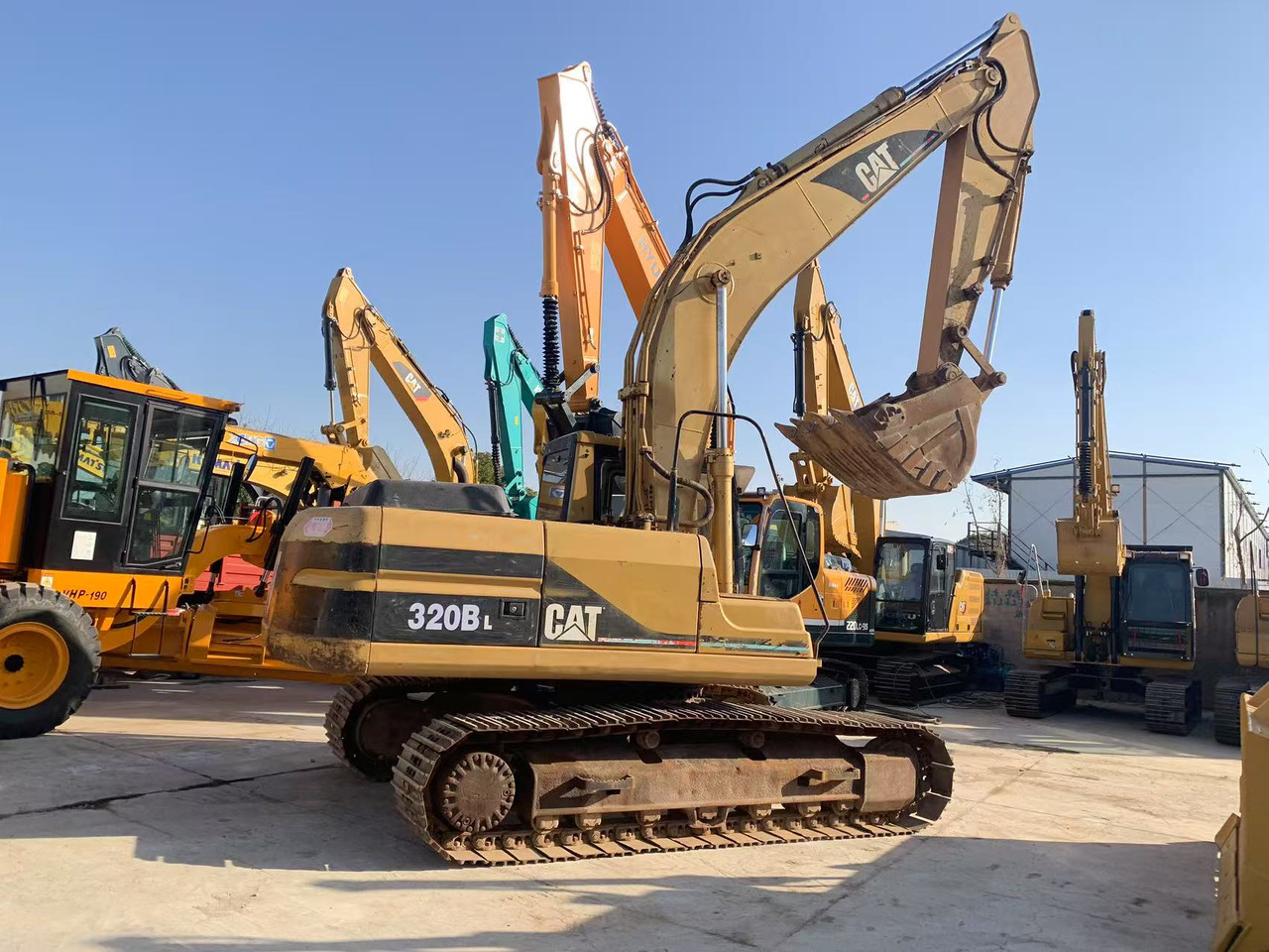 CATERPILLAR Crawler Excavator CAT 320B, 320BL Original Japanese Excavator - حفار زاحف: صورة 2 CATERPILLAR Crawler Excavator CAT 320B, 320BL Original Japanese Excavator - حفار زاحف: صورة 2