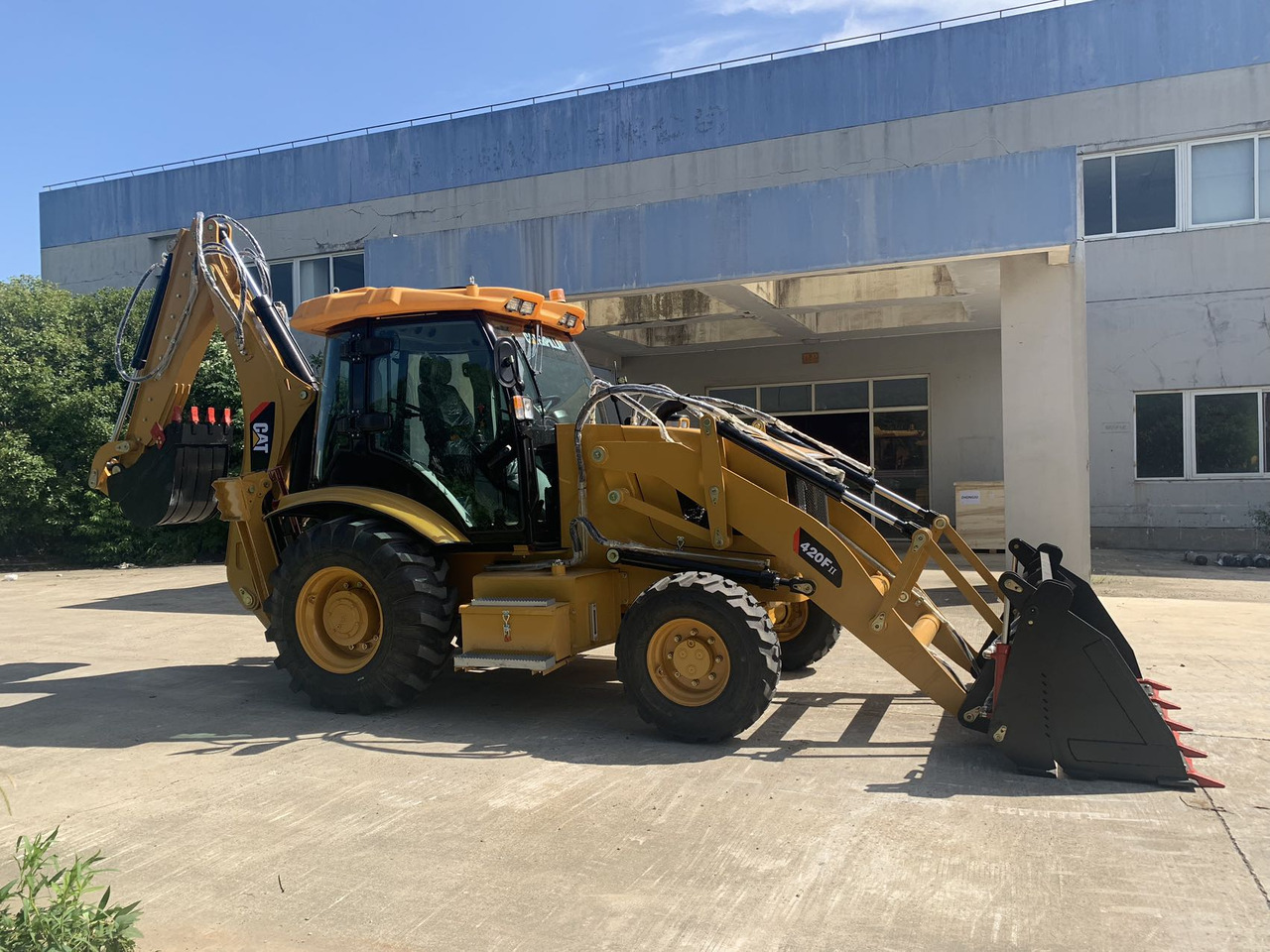 Caterpillar 420, 416 Backhoe Loader Brand New Condition - لودر ذو محراث خلفي/ باكهو: صورة 2 Caterpillar 420, 416 Backhoe Loader Brand New Condition - لودر ذو محراث خلفي/ باكهو: صورة 2