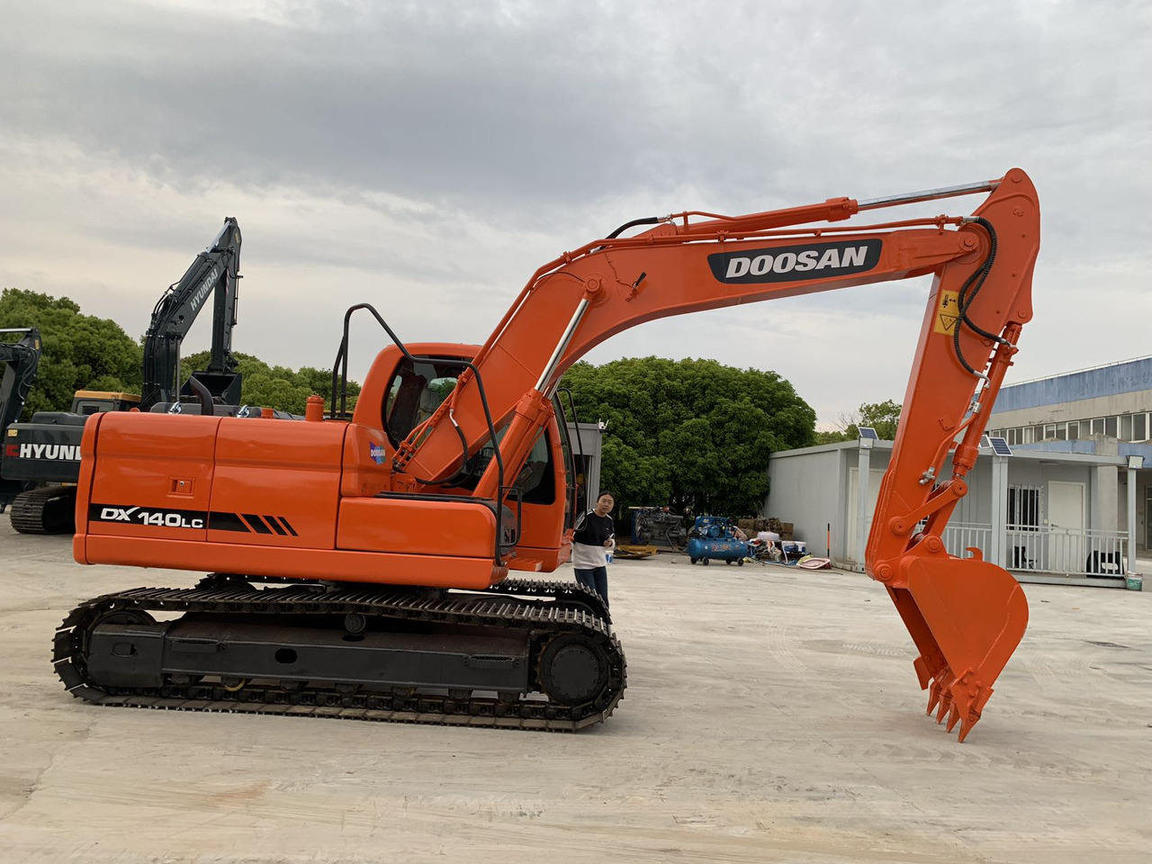 Doosan DX140 Chain Excavator Korea Origin 14 ton Excavator - حفار زاحف: صورة 1 Doosan DX140 Chain Excavator Korea Origin 14 ton Excavator - حفار زاحف: صورة 1