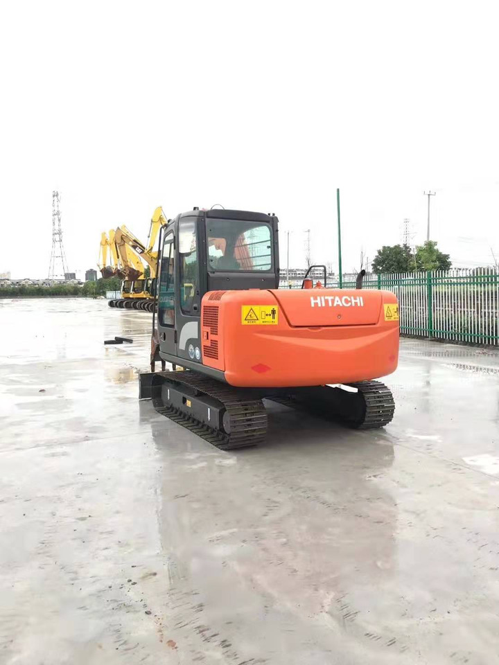 Hitachi 6 ton Hydraulic Excavator ZX60 Good Price - حفار زاحف: صورة 4 Hitachi 6 ton Hydraulic Excavator ZX60 Good Price - حفار زاحف: صورة 4