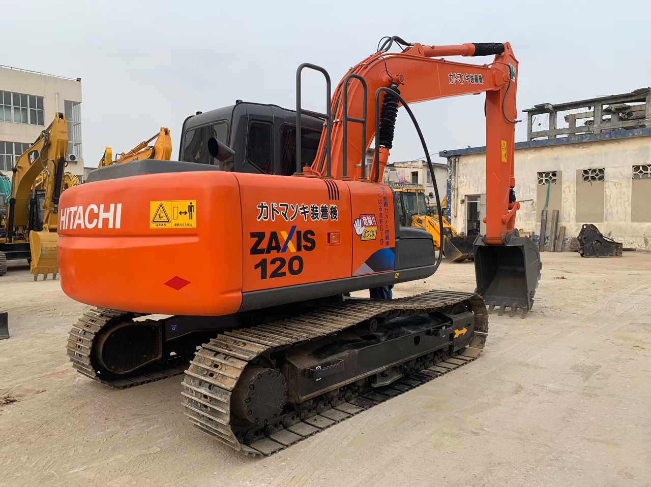 Hitachi Excavator ZX120 Good Price Used Excavator 12 ton Capacity - حفار زاحف: صورة 2 Hitachi Excavator ZX120 Good Price Used Excavator 12 ton Capacity - حفار زاحف: صورة 2