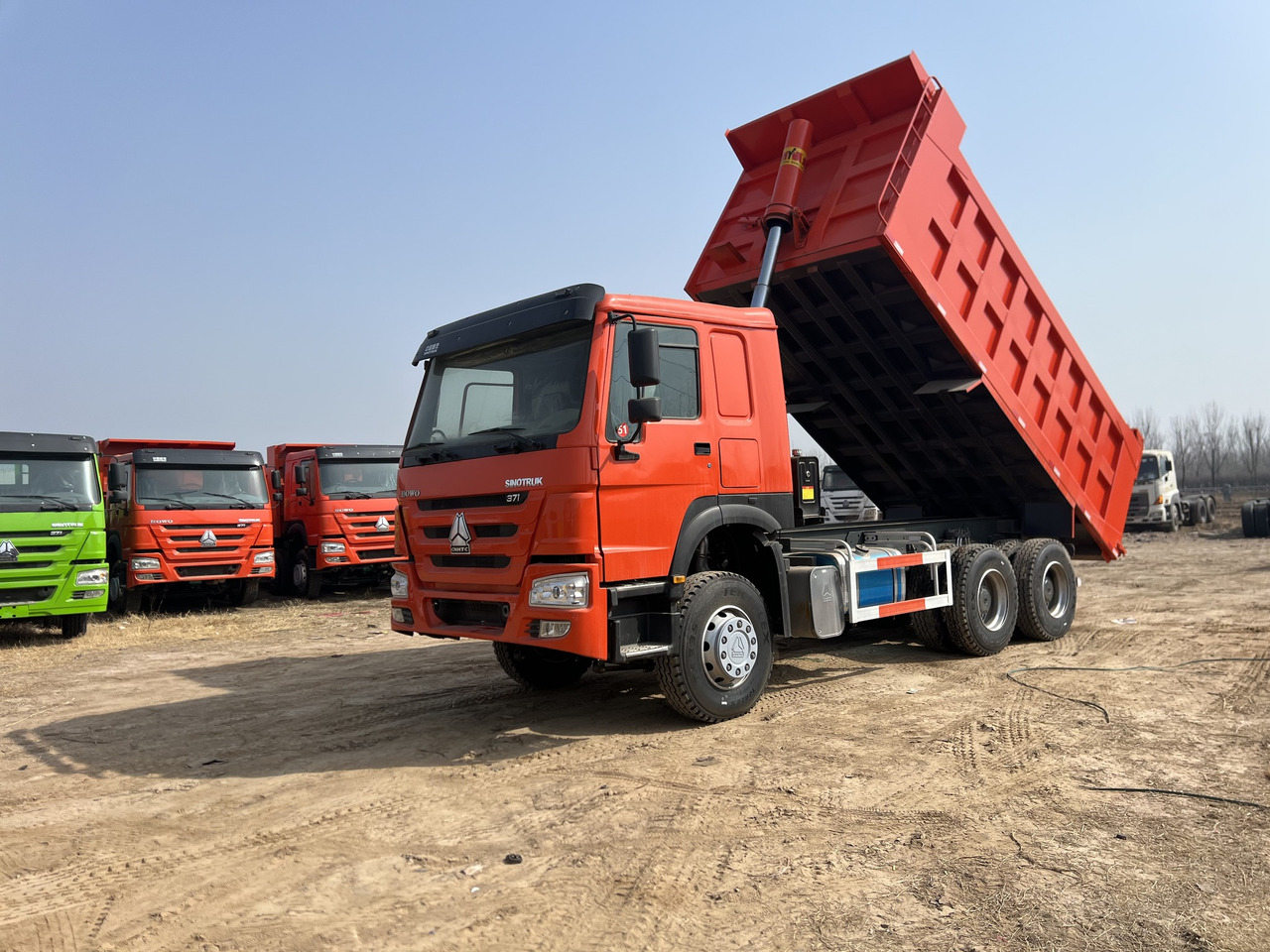 Howo Dumper Truck Secondhand 10-wheeler HOWO Mining Truck - شاحنة قلاب: صورة 1 Howo Dumper Truck Secondhand 10-wheeler HOWO Mining Truck - شاحنة قلاب: صورة 1
