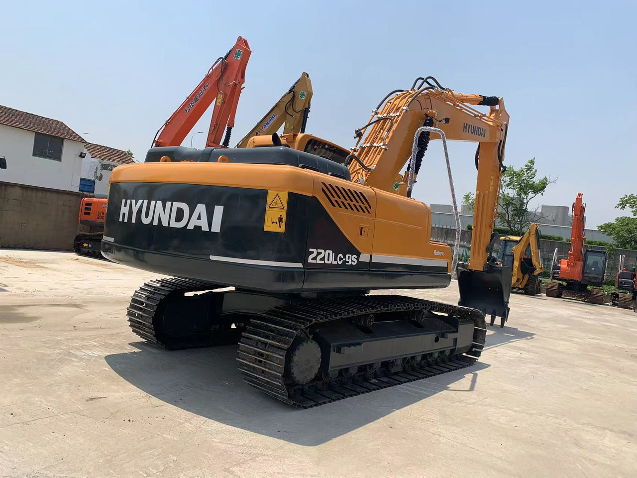 Hyundai 22 ton Excavator 220LC-9S Good Condition Construction Machine - حفار زاحف: صورة 4 Hyundai 22 ton Excavator 220LC-9S Good Condition Construction Machine - حفار زاحف: صورة 4