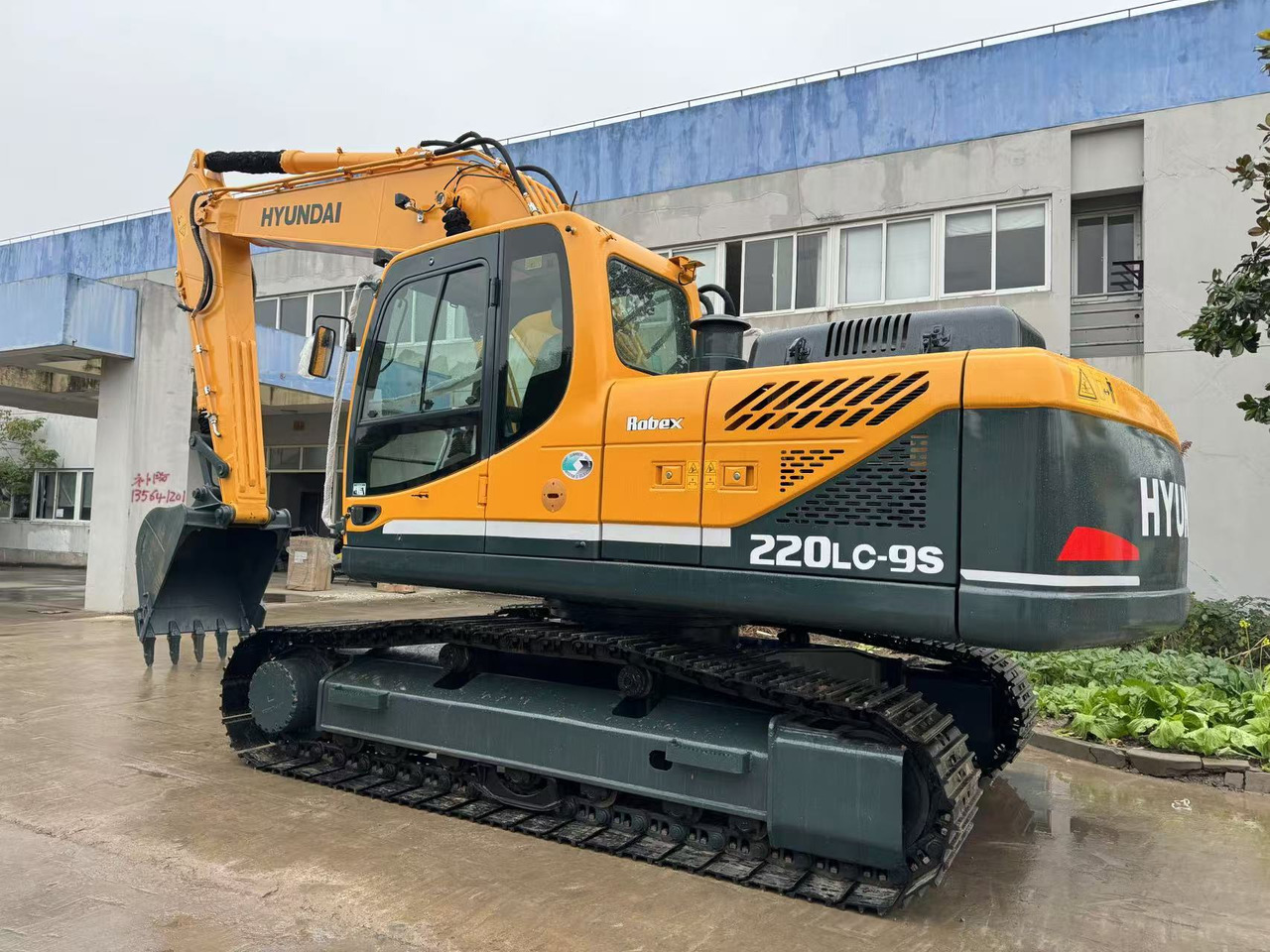 Hyundai 220LC-9S Good Price Used Korea Excavator - حفار زاحف: صورة 4 Hyundai 220LC-9S Good Price Used Korea Excavator - حفار زاحف: صورة 4
