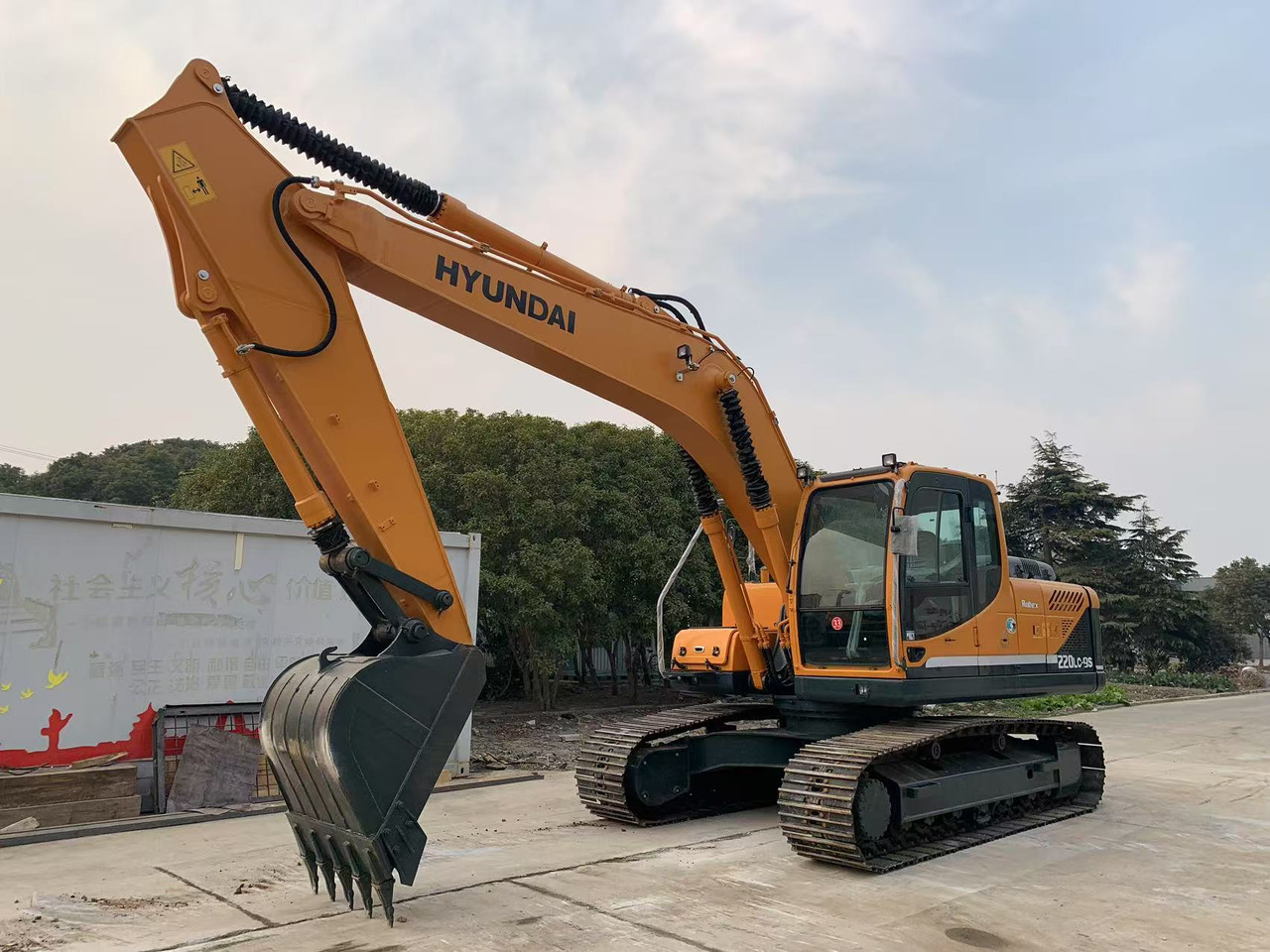 Hyundai Excavator 220LC-9S Secondhand Korea Machine - حفار زاحف: صورة 2 Hyundai Excavator 220LC-9S Secondhand Korea Machine - حفار زاحف: صورة 2