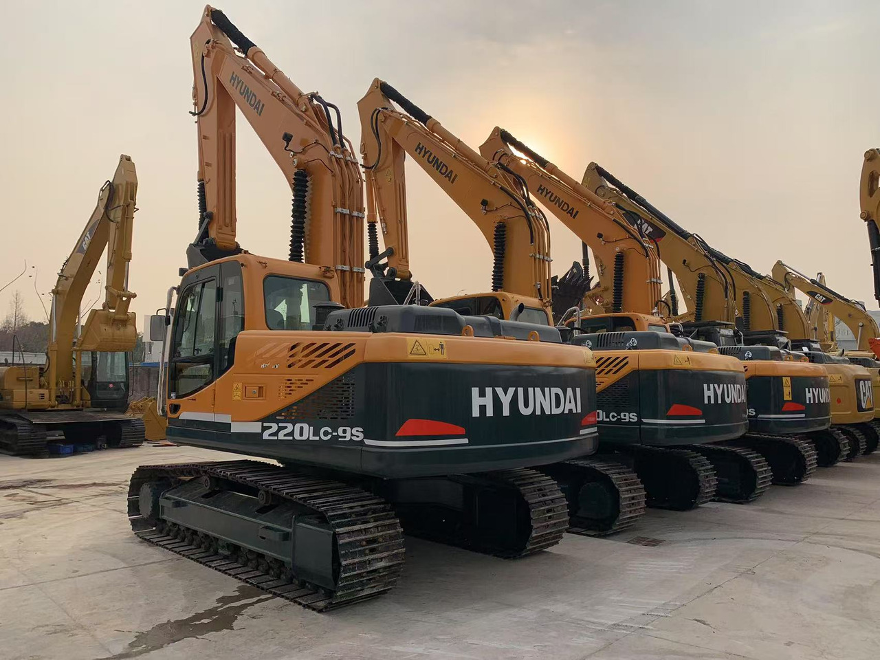 Hyundai Excavator 220LC-9S Secondhand Korea Machine - حفار زاحف: صورة 5 Hyundai Excavator 220LC-9S Secondhand Korea Machine - حفار زاحف: صورة 5