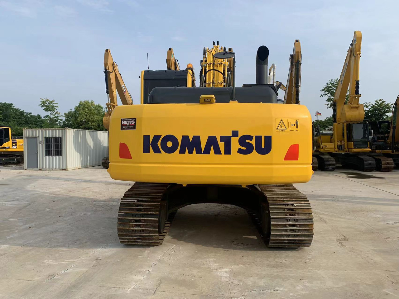 Komatsu 20 ton Excavator PC200-7, PC200-8 with Hydraulic Hammer - حفار زاحف: صورة 5 Komatsu 20 ton Excavator PC200-7, PC200-8 with Hydraulic Hammer - حفار زاحف: صورة 5