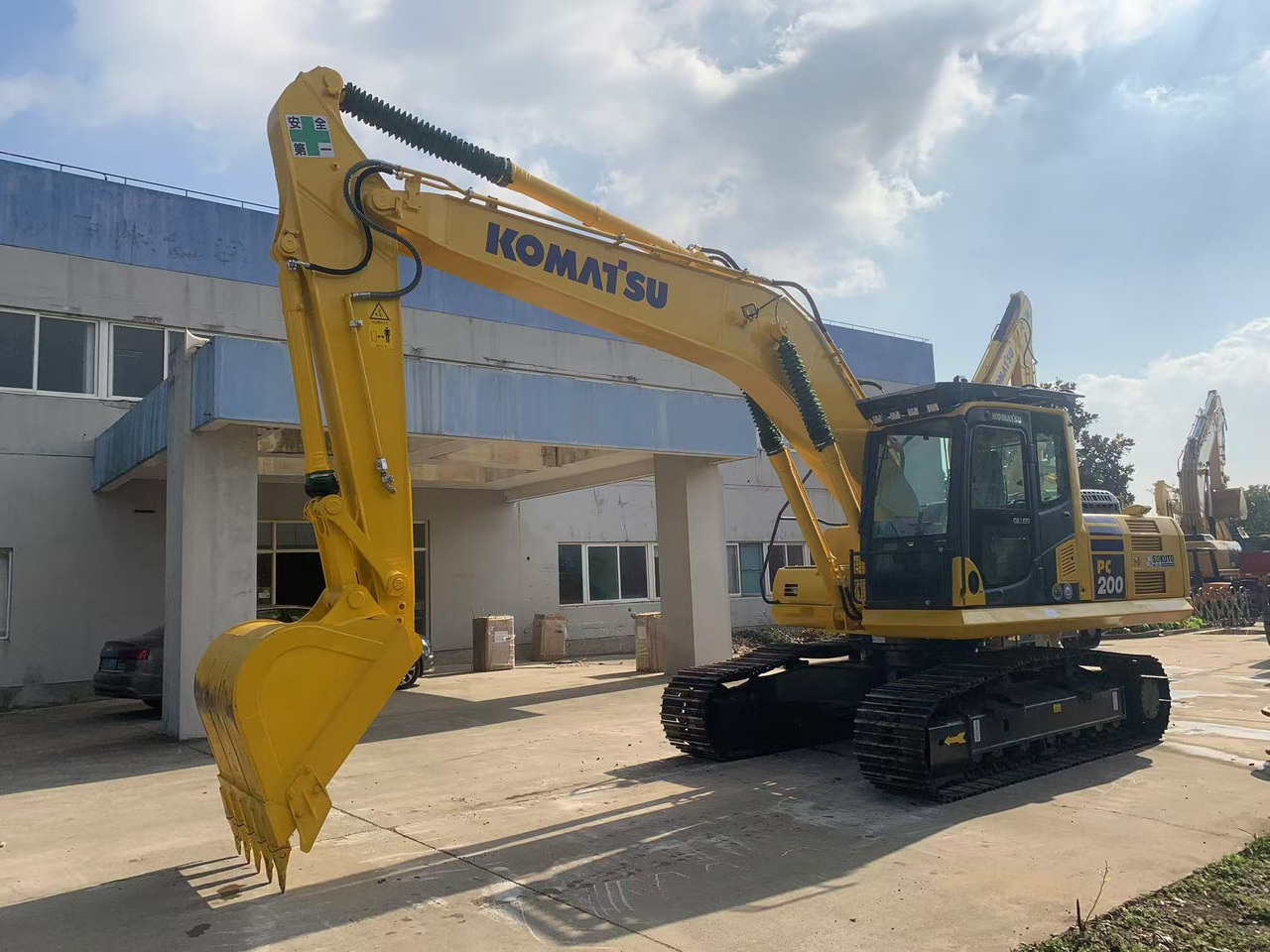Komatsu Excavator PC200, PC210, PC220 Japan Origin Construction Machine - حفار زاحف: صورة 3 Komatsu Excavator PC200, PC210, PC220 Japan Origin Construction Machine - حفار زاحف: صورة 3