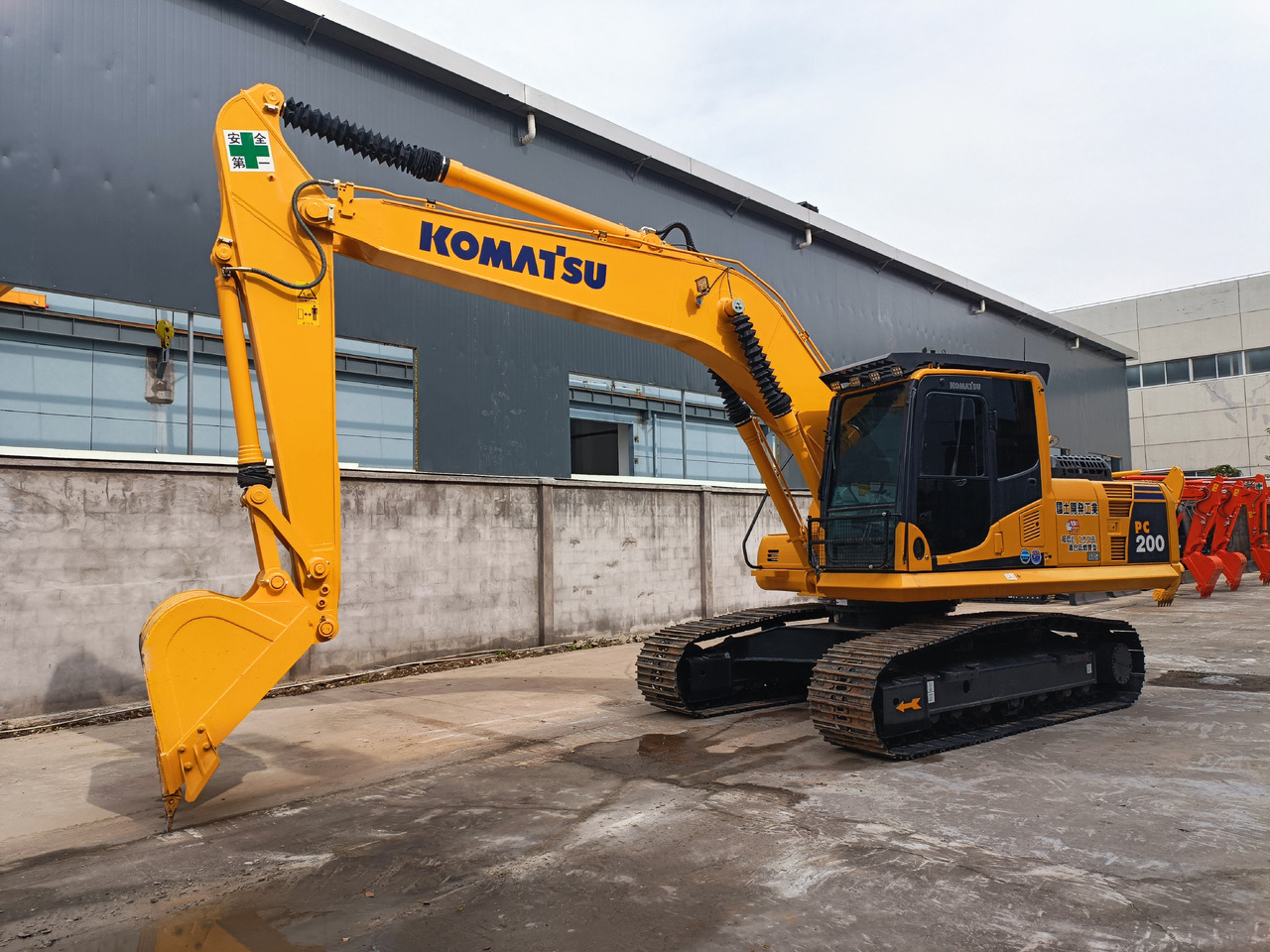 Komatsu Tracked Excavator PC200 Secondhand Condition - حفار زاحف: صورة 3 Komatsu Tracked Excavator PC200 Secondhand Condition - حفار زاحف: صورة 3