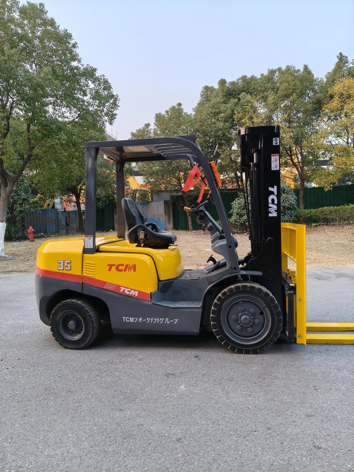 TCM FD35, FD30 Forklift with ISUZU Engine - رافعة شوكية ديزل: صورة 5 TCM FD35, FD30 Forklift with ISUZU Engine - رافعة شوكية ديزل: صورة 5