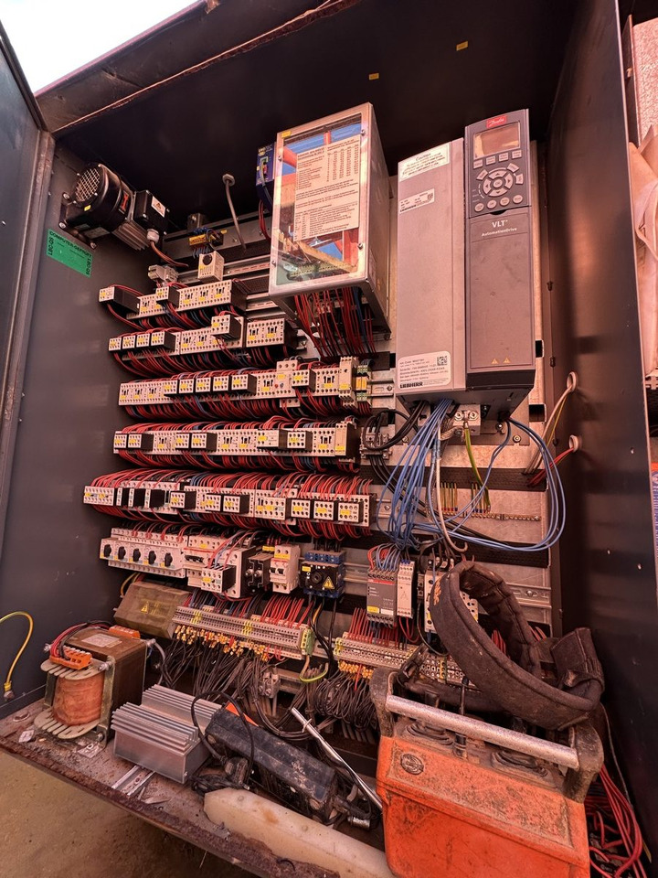 LIEBHERR 27 TT - رافعة ذاتية التركيب: صورة 5 LIEBHERR 27 TT - رافعة ذاتية التركيب: صورة 5