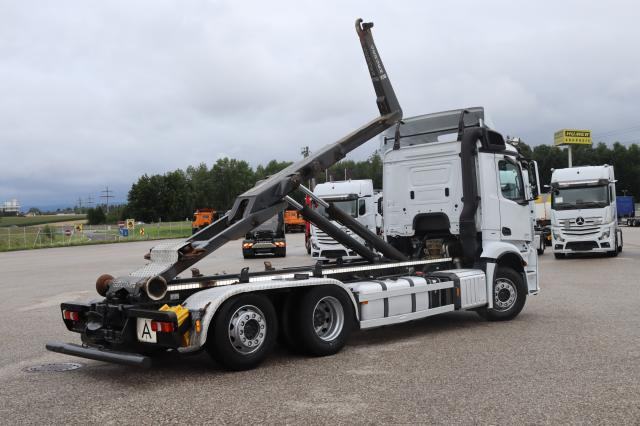 شاحنة برافعة خطافية Mercedes-Benz Antos 2551 ENA: صورة 7