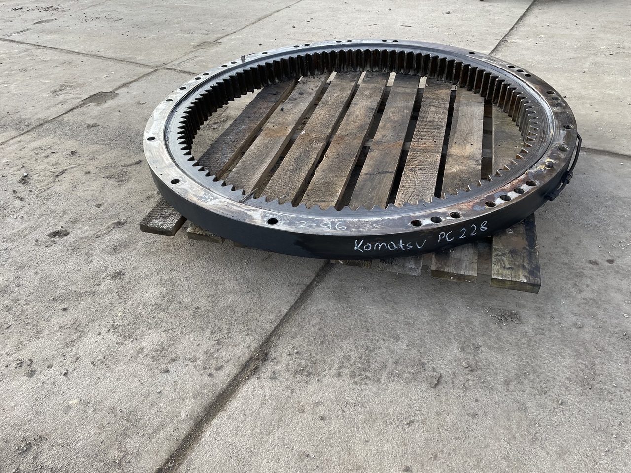 KOMATSU PC 228 - حلقة الدوران - حفّار: صورة 5 KOMATSU PC 228 - حلقة الدوران - حفّار: صورة 5