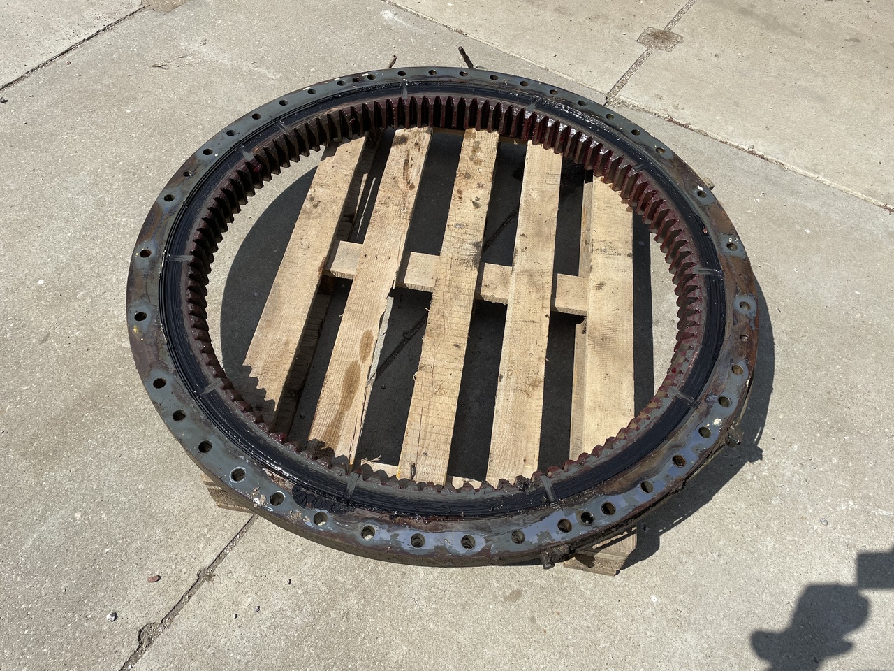 LIEBHERR R906 - حلقة الدوران - حفّار: صورة 4 LIEBHERR R906 - حلقة الدوران - حفّار: صورة 4