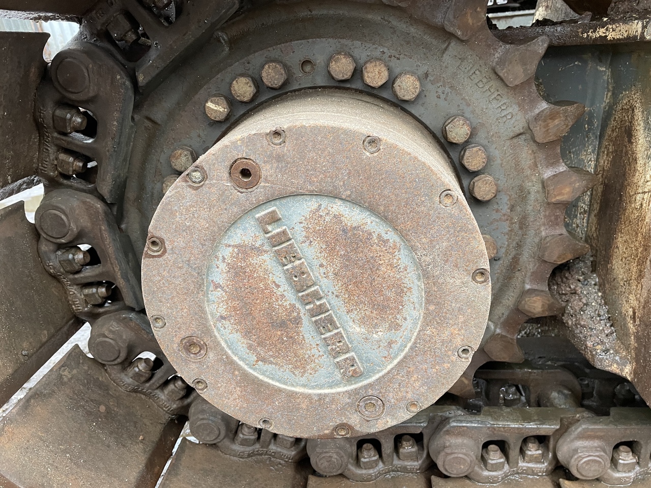 LIEBHERR R926 - محرك السفر - حفار زاحف: صورة 1 LIEBHERR R926 - محرك السفر - حفار زاحف: صورة 1