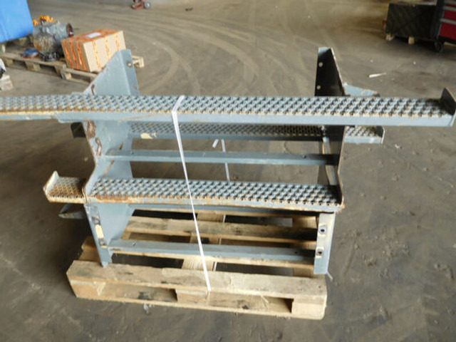 Liebherr Access Ladder - الكابينة والداخلية: صورة 1 Liebherr Access Ladder - الكابينة والداخلية: صورة 1