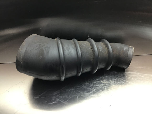 Liebherr Air Filter Hose - أنبوب سحب الهواء: صورة 4 Liebherr Air Filter Hose - أنبوب سحب الهواء: صورة 4