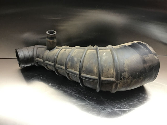 Liebherr Air Filter Hose - أنبوب سحب الهواء: صورة 2 Liebherr Air Filter Hose - أنبوب سحب الهواء: صورة 2